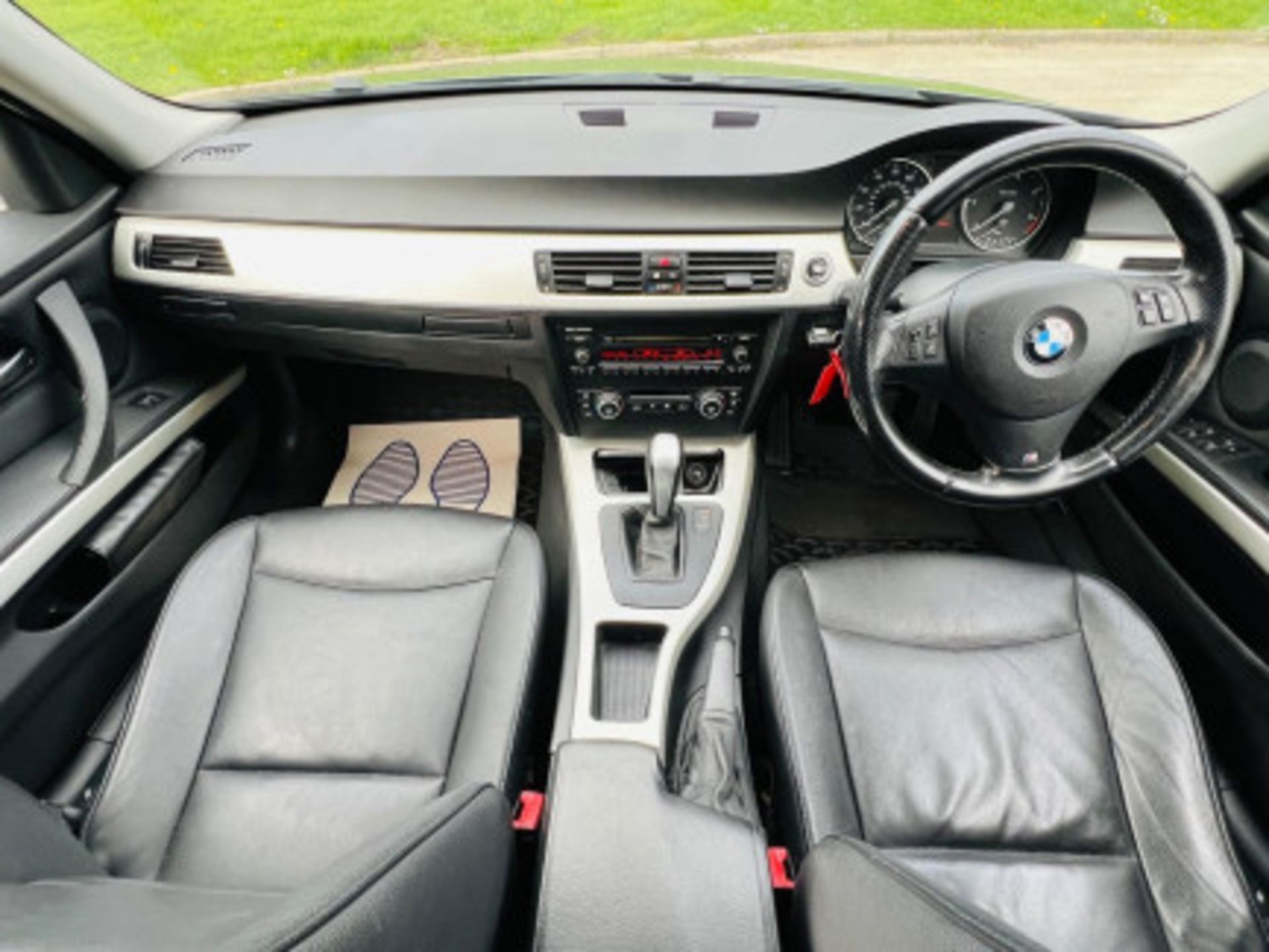 LUXURY ON WHEELS: BMW 3 SERIES 320D SE TOURING >>--NO VAT ON HAMMER--<< - Image 5 of 122
