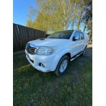 TOYOTA HILUX 2013 INVINCIBLE 3.0 AUTOMATIC - LOW MILEAGE, PREMIUM FEATURES!