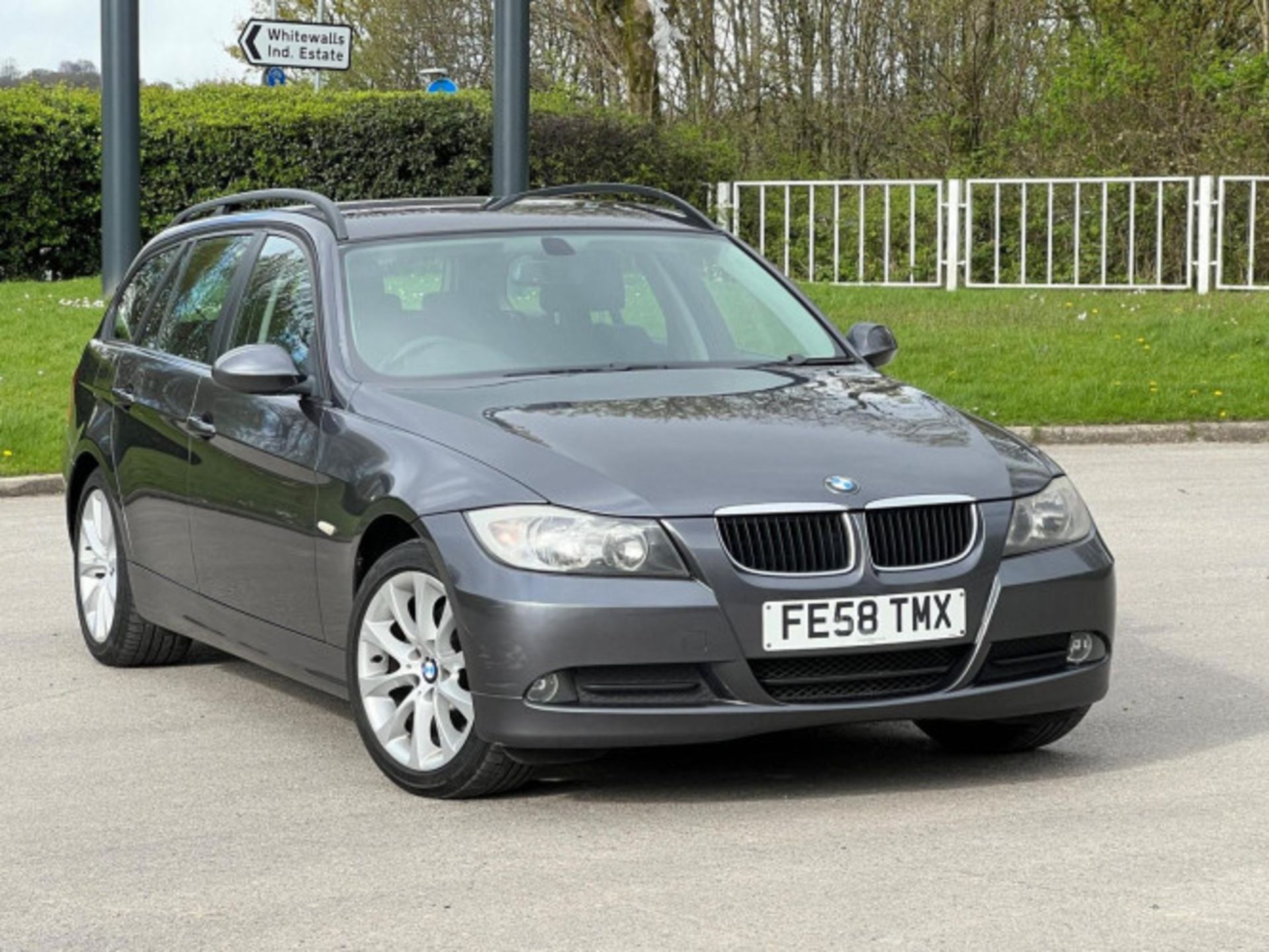 LUXURY ON WHEELS: BMW 3 SERIES 320D SE TOURING >>--NO VAT ON HAMMER--<< - Image 121 of 122