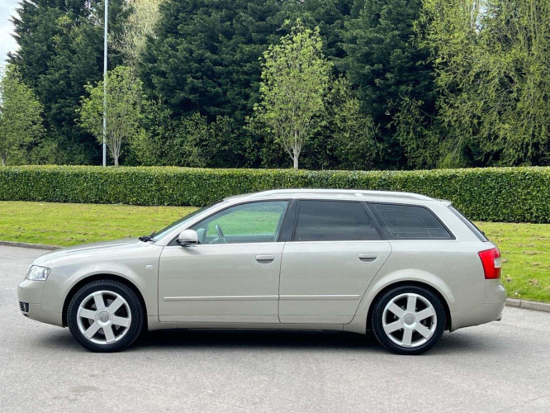 IMPECCABLE AUDI A4 AVANT 2.4 SE CVT 5DR ESTATE >>--NO VAT ON HAMMER--<< - Image 6 of 392