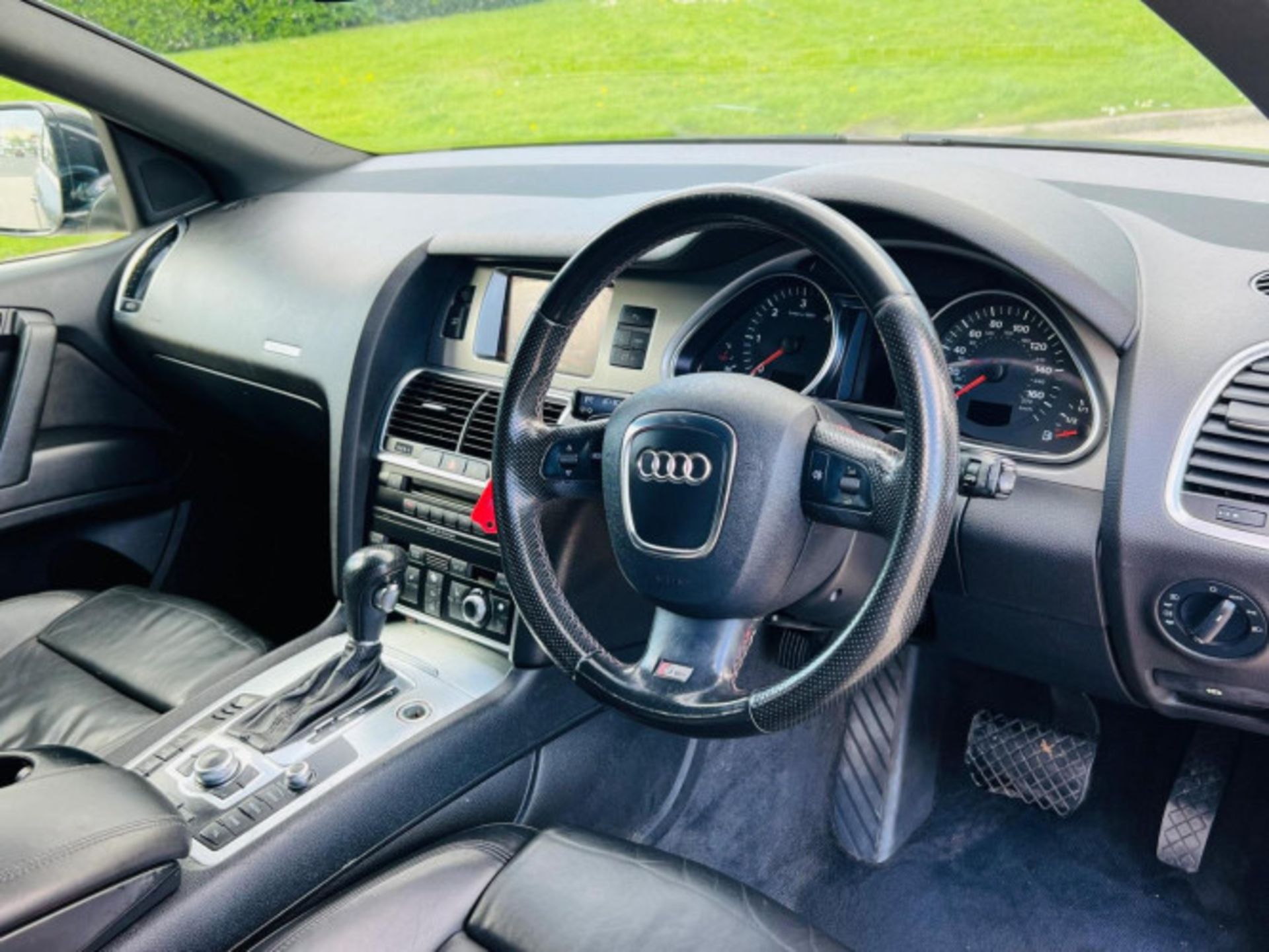 EXPERIENCE LUXURY AND PERFORMANCE: AUDI Q7 3.0 TDI S LINE QUATTRO - Image 54 of 86