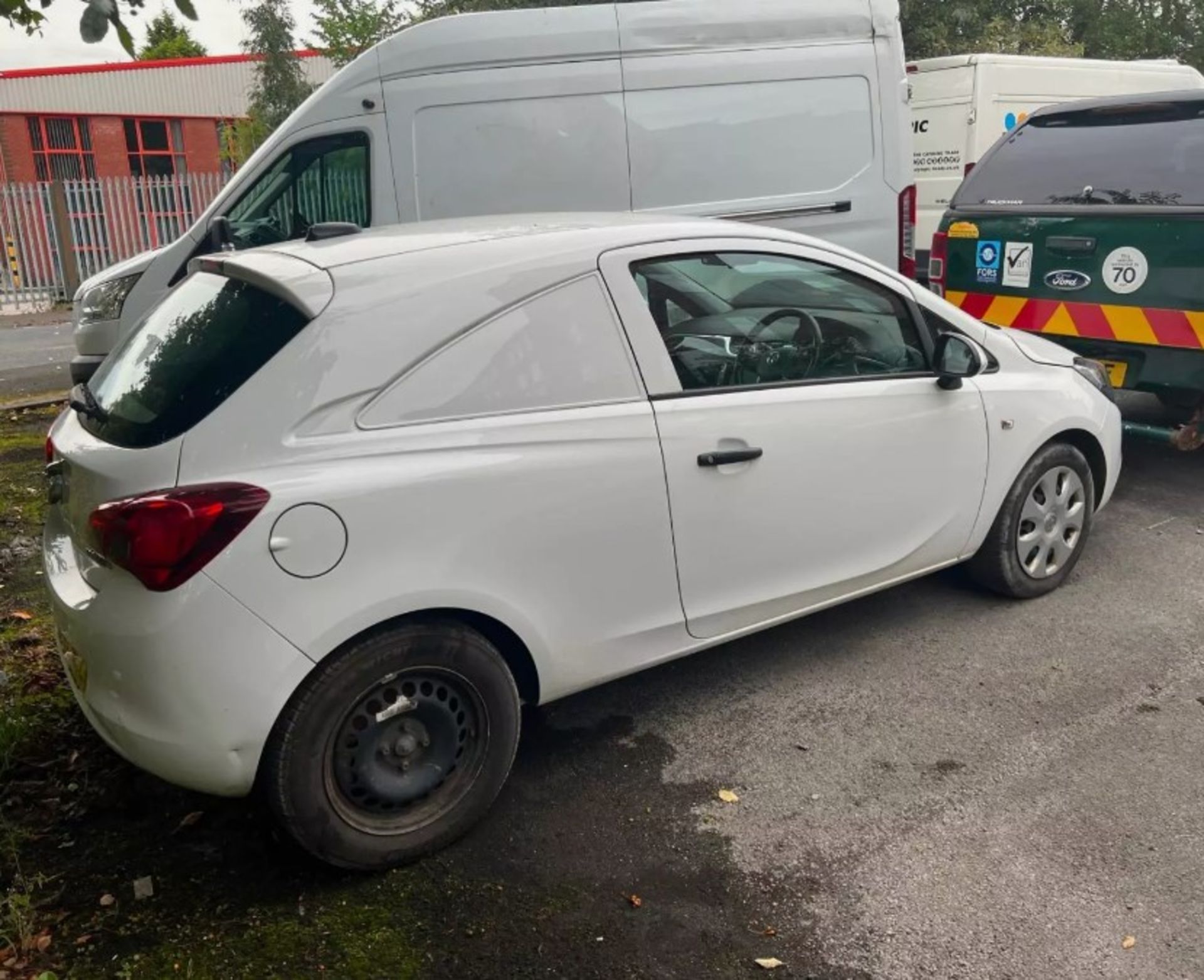 PROJECT OPPORTUNITY: 2017 VAUXHALL CORSA CDTI ECO FLEX VAN - EURO 6 ULEZ FREE (SPARES OR REPAIRS) - Image 5 of 12