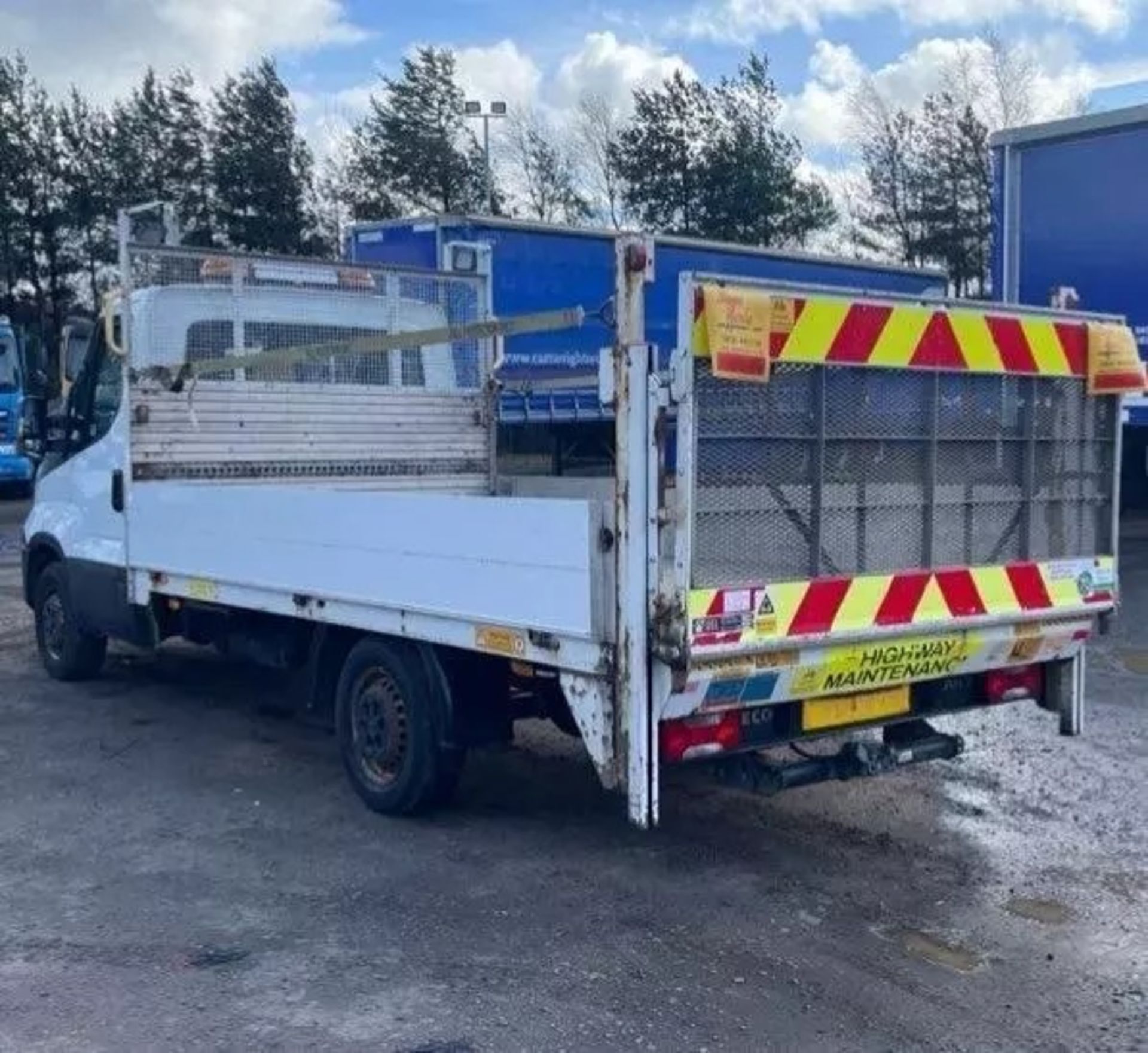 IVECO DAILY 35S14 LWB DROPSIDE + TAIL LIFT TRUCK 2017 - IDEAL FOR WORK & PLAY - Image 3 of 14