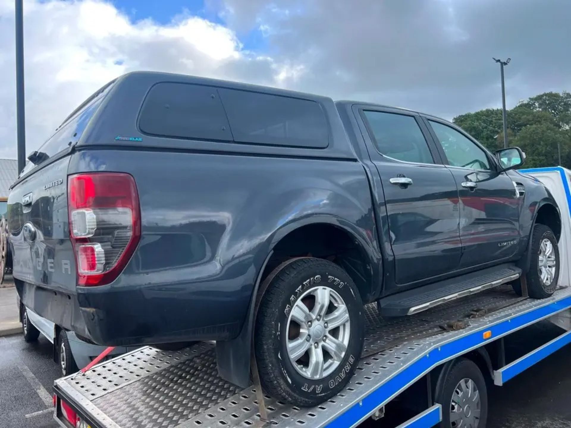 FORD RANGER LIMITED DOUBLE CAB 2018 ( SPARES OR REPAIRS ) - Image 2 of 8