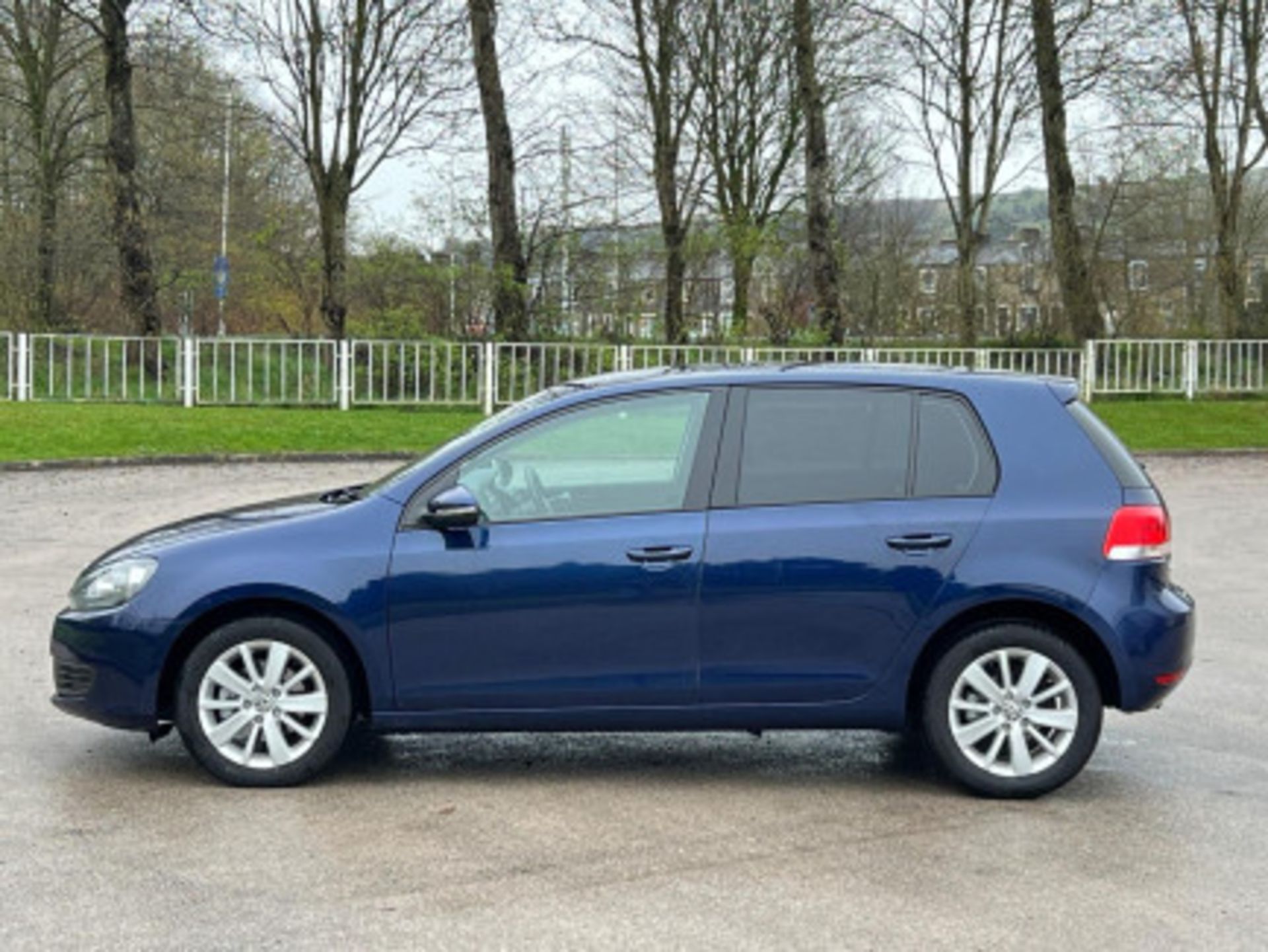 VOLKSWAGEN GOLF 1.6 TDI DSG EURO 5 >>--NO VAT ON HAMMER--<< - Image 44 of 113