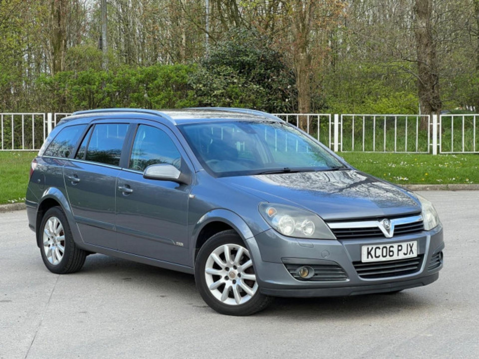>>--NO VAT ON HAMMER--<< IMMACULATE VAUXHALL ASTRA DESIGN: ( ONLY 57 K MILES )