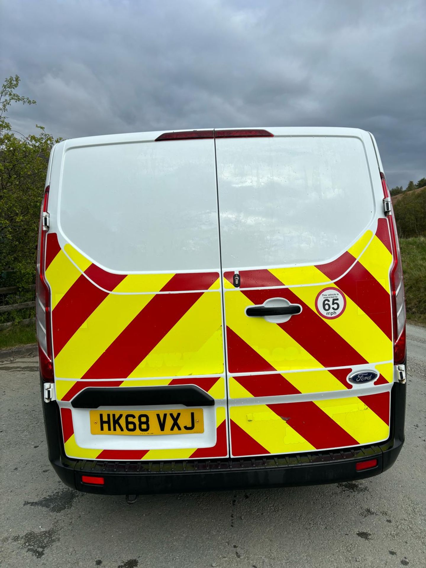 EFFICIENCY AND COMFORT COMBINED: 2019 FORD TRANSIT PANEL VAN T300 LWB WITH AIR CON! - Image 7 of 15