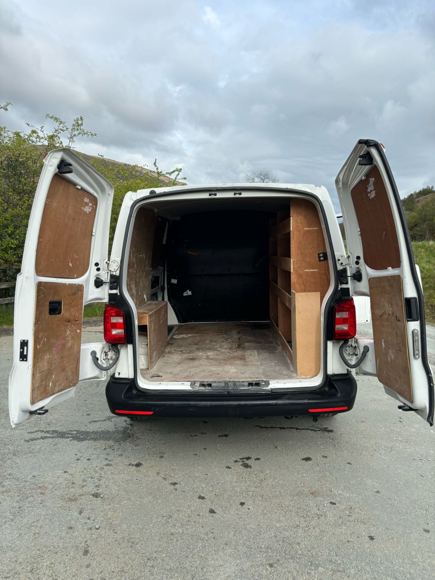 2019 VOLKSWAGEN TRANSPORTER T28 S LINE VW PANEL VAN - Image 7 of 15