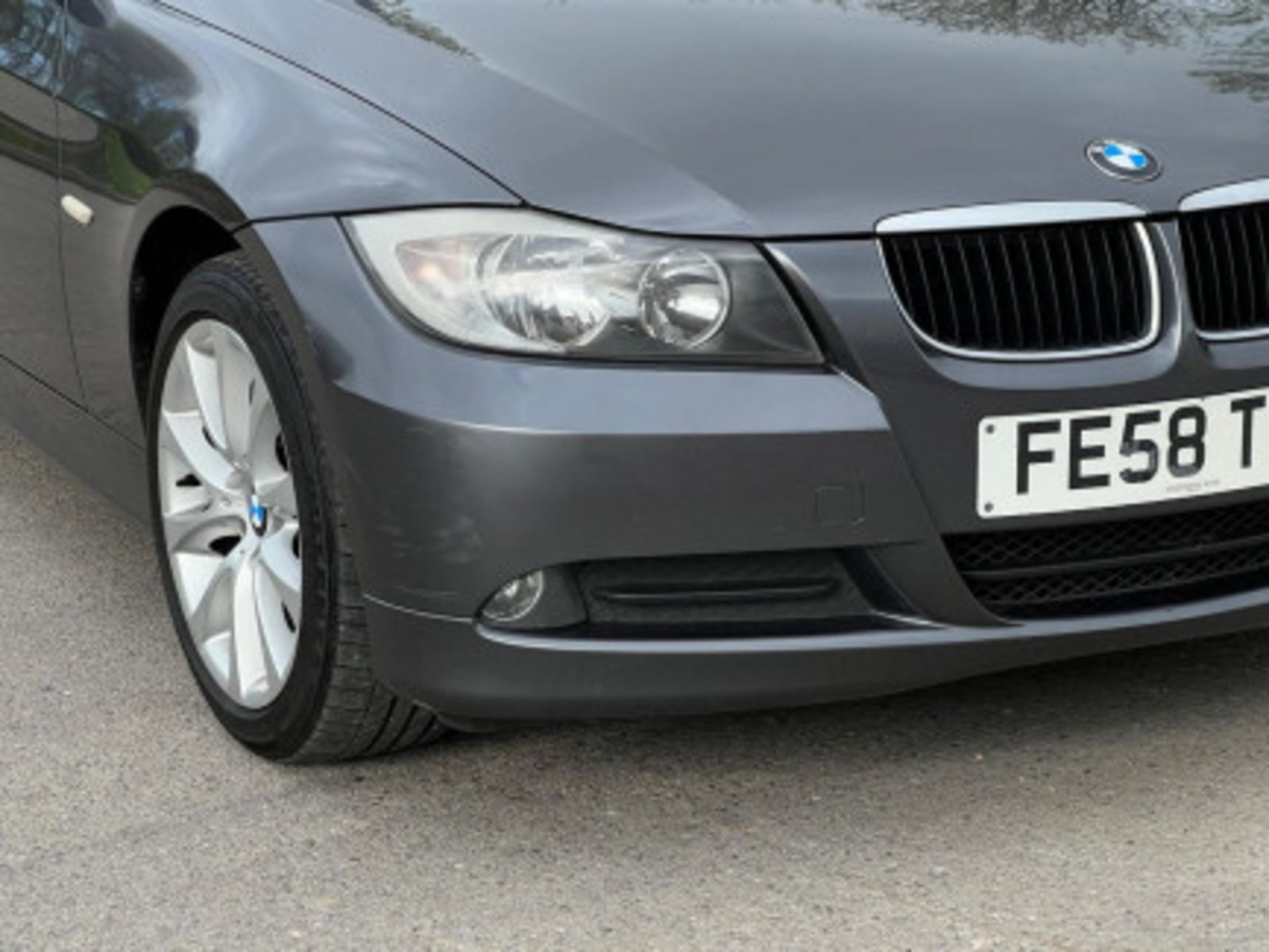 LUXURY ON WHEELS: BMW 3 SERIES 320D SE TOURING >>--NO VAT ON HAMMER--<< - Image 42 of 122