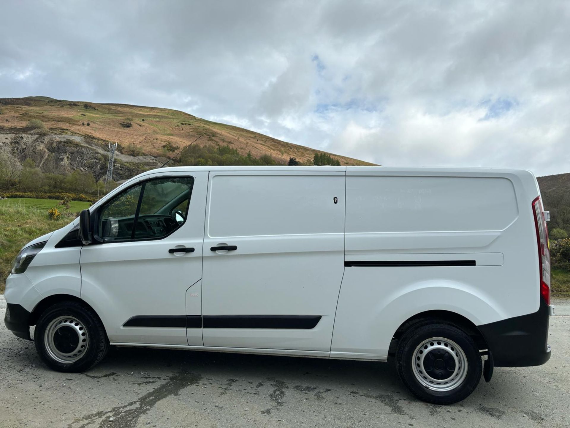 EFFICIENCY AND COMFORT COMBINED: 2019 FORD TRANSIT PANEL VAN T300 LWB WITH AIR CON! - Bild 14 aus 15