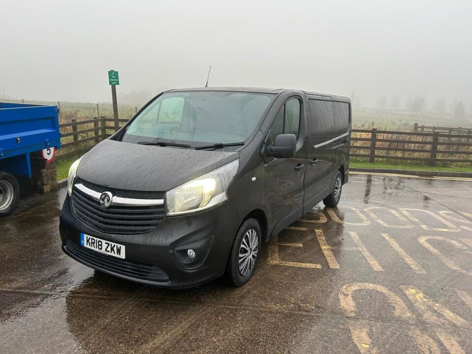 2018 VAUXHALL VIVARO SPORTIVE - 152K MILES- HPI CLEAR- READY FOR ACTION! - Image 9 of 10