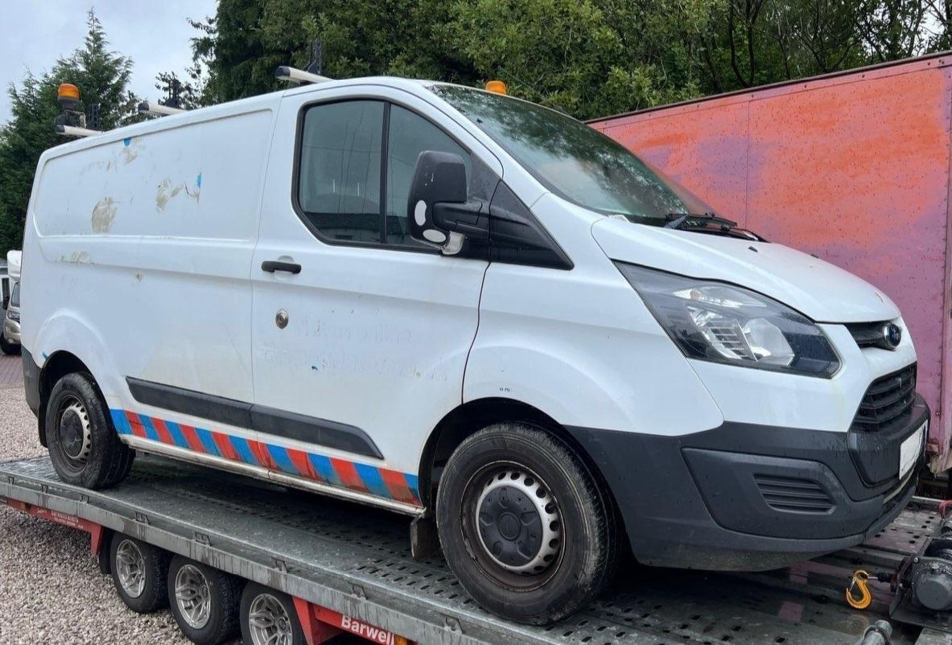 RARE OPPORTUNITY: FORD TRANSIT CUSTOM 2017 - EURO 6 ULEZ & CAZ COMPLIANT *SPARES OR REPAIRS* - Image 5 of 5