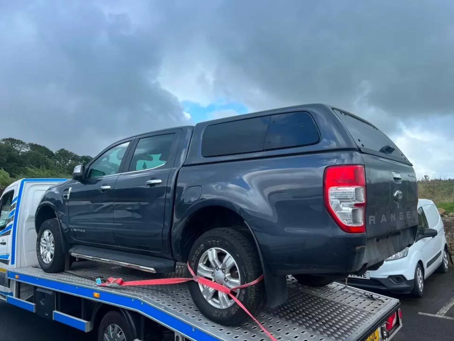 FORD RANGER LIMITED DOUBLE CAB 2018 ( SPARES OR REPAIRS ) - Image 4 of 8