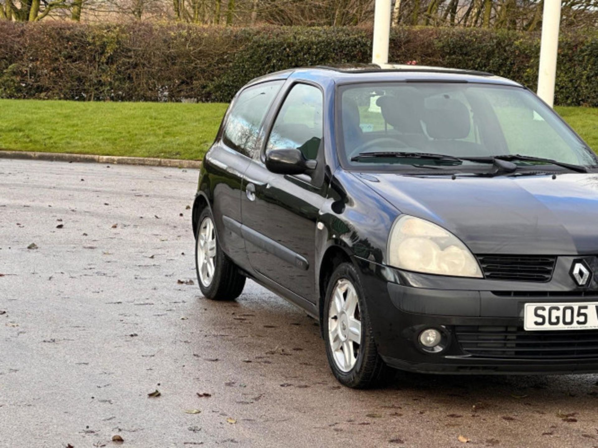 2005 RENAULT CLIO 1.2 16V DYNAMIQUE 3DR **(ONLY 88K MILEAGE)** >>--NO VAT ON HAMMER--<< - Image 82 of 101