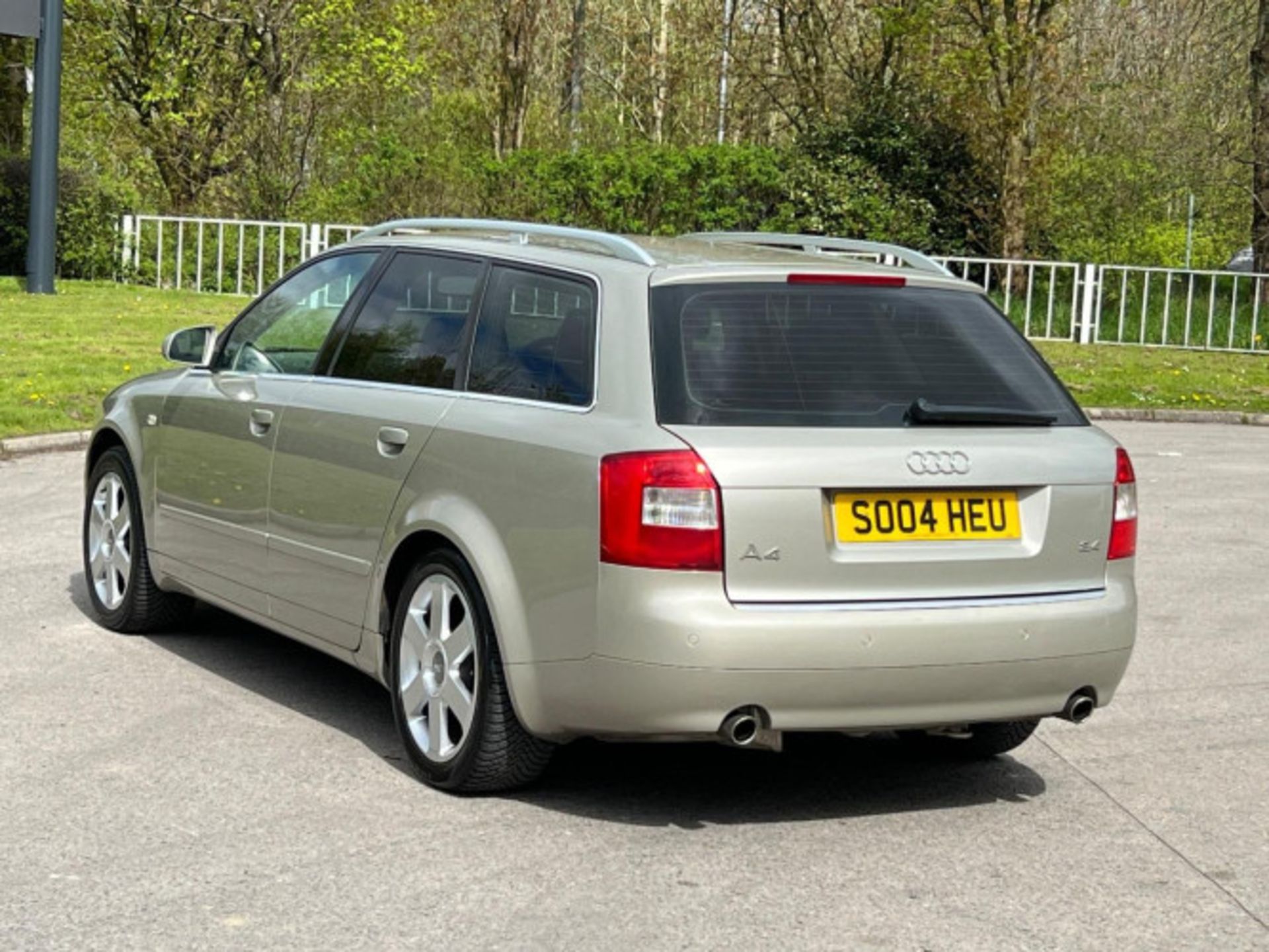 IMPECCABLE AUDI A4 AVANT 2.4 SE CVT 5DR ESTATE >>--NO VAT ON HAMMER--<< - Image 5 of 392