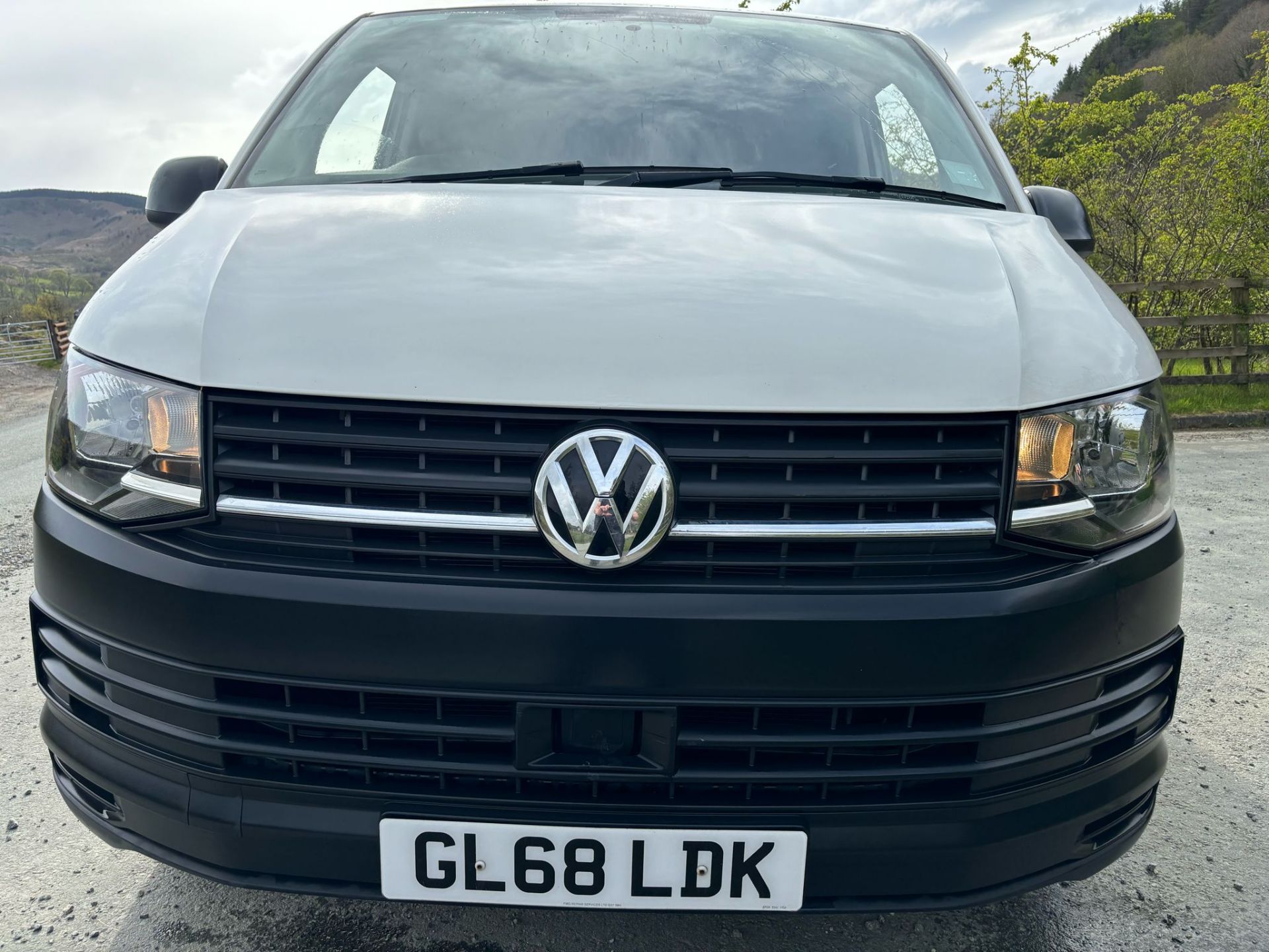 2019 VOLKSWAGEN TRANSPORTER T28 S LINE VW PANEL VAN - Image 3 of 15