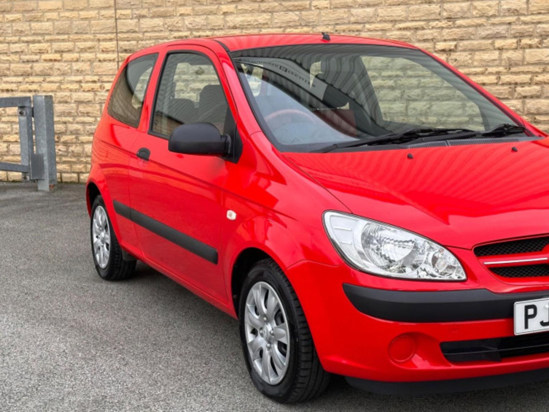 >>--NO VAT ON HAMMER--<< EFFICIENT AND STYLISH HYUNDAI GETZ 1.1 SE 3DR(ONLY 78 K MILES ) - Image 88 of 95