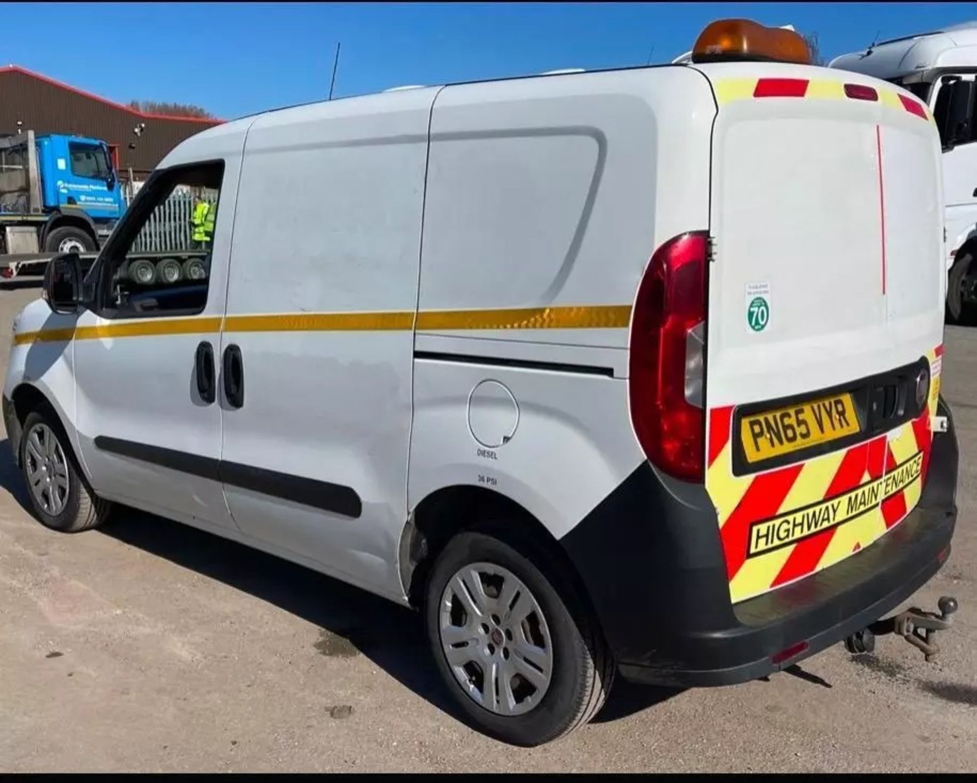 2015 FIAT DOBLO HDI PANEL VAN - RELIABLE FLEET VEHICLE, READY FOR WORK - Image 2 of 13