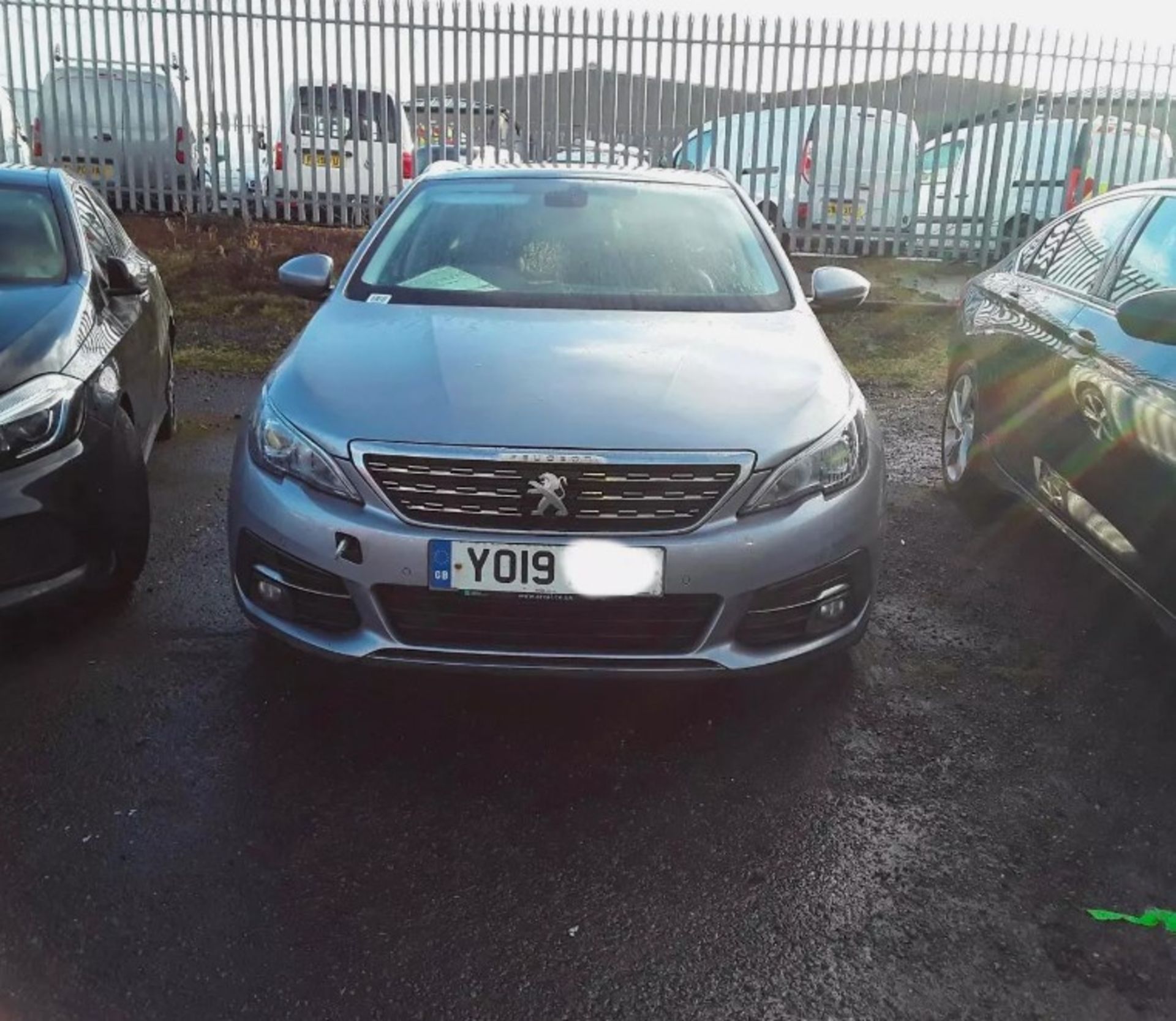 >>--NO VAT ON HAMMER--<< STYLISH 2019 PEUGEOT 308 ESTATE ALLURE HDI 130 (SPARES OR REPAIRS) - Image 3 of 13