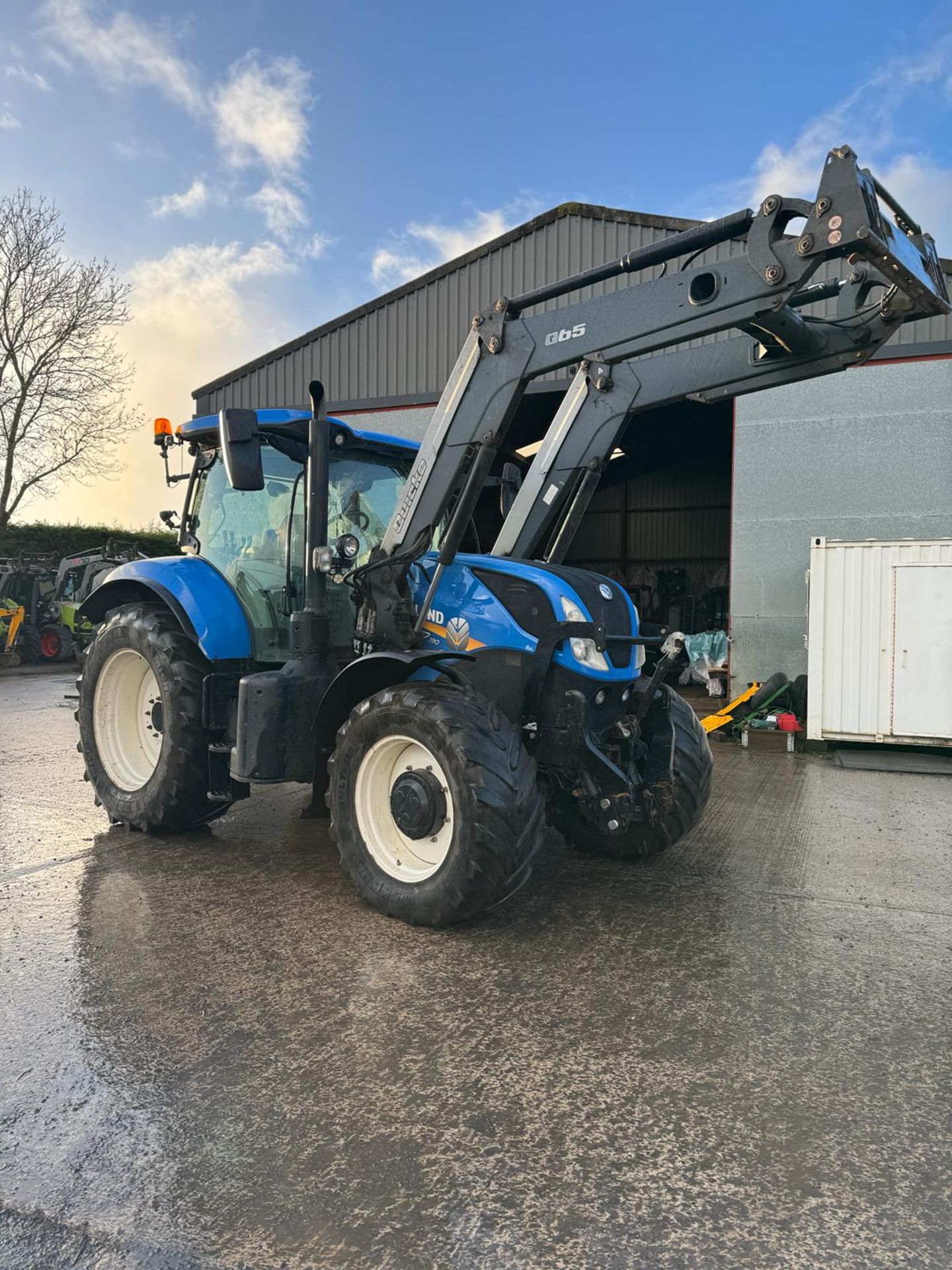 NEW HOLLAND T7.190 C/W QUICKE LOADER