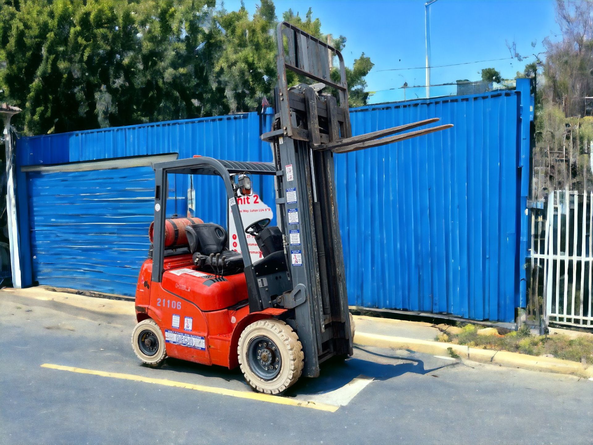 "EFFICIENCY ELEVATED: 2015 HELI FG20G LPG FORKLIFT - LOW HOURS, HIGH CAPACITY" - Image 7 of 9