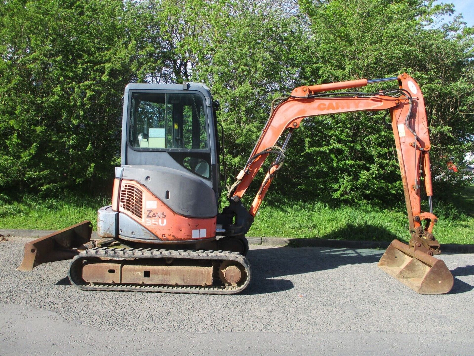 UNLEASH EFFICIENCY AND POWER WITH THE HITACHI ZX35U EXCAVATOR