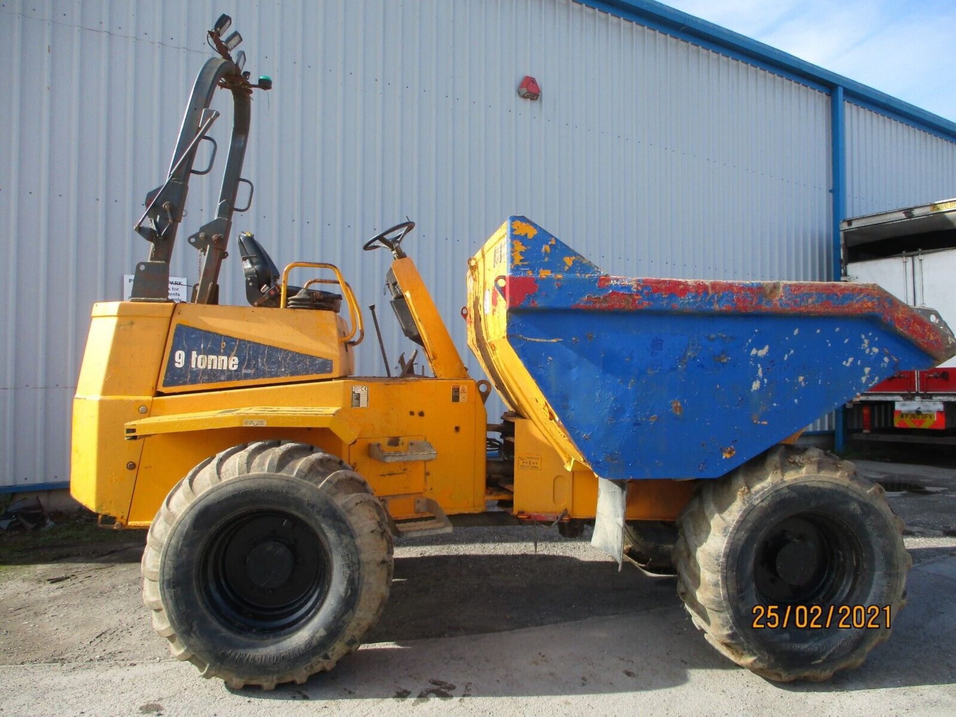 YEAR 2009 THWAITES 9 TON DUMPER