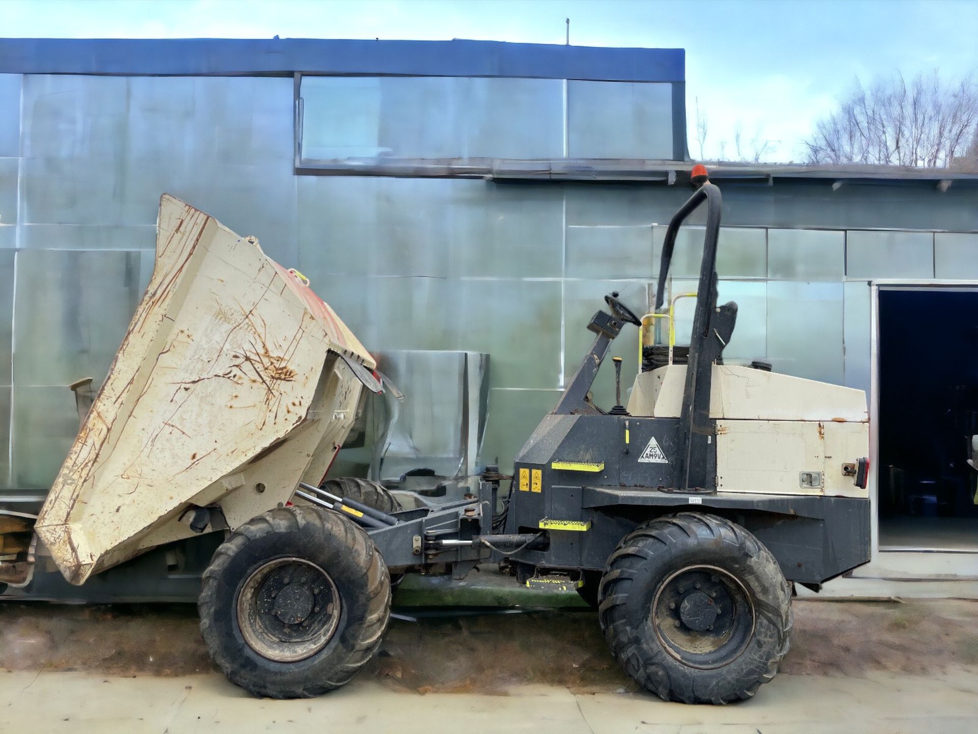 EFFICIENCY REDEFINED: TEREX TA9 DUMPER - 2015 - Image 4 of 12