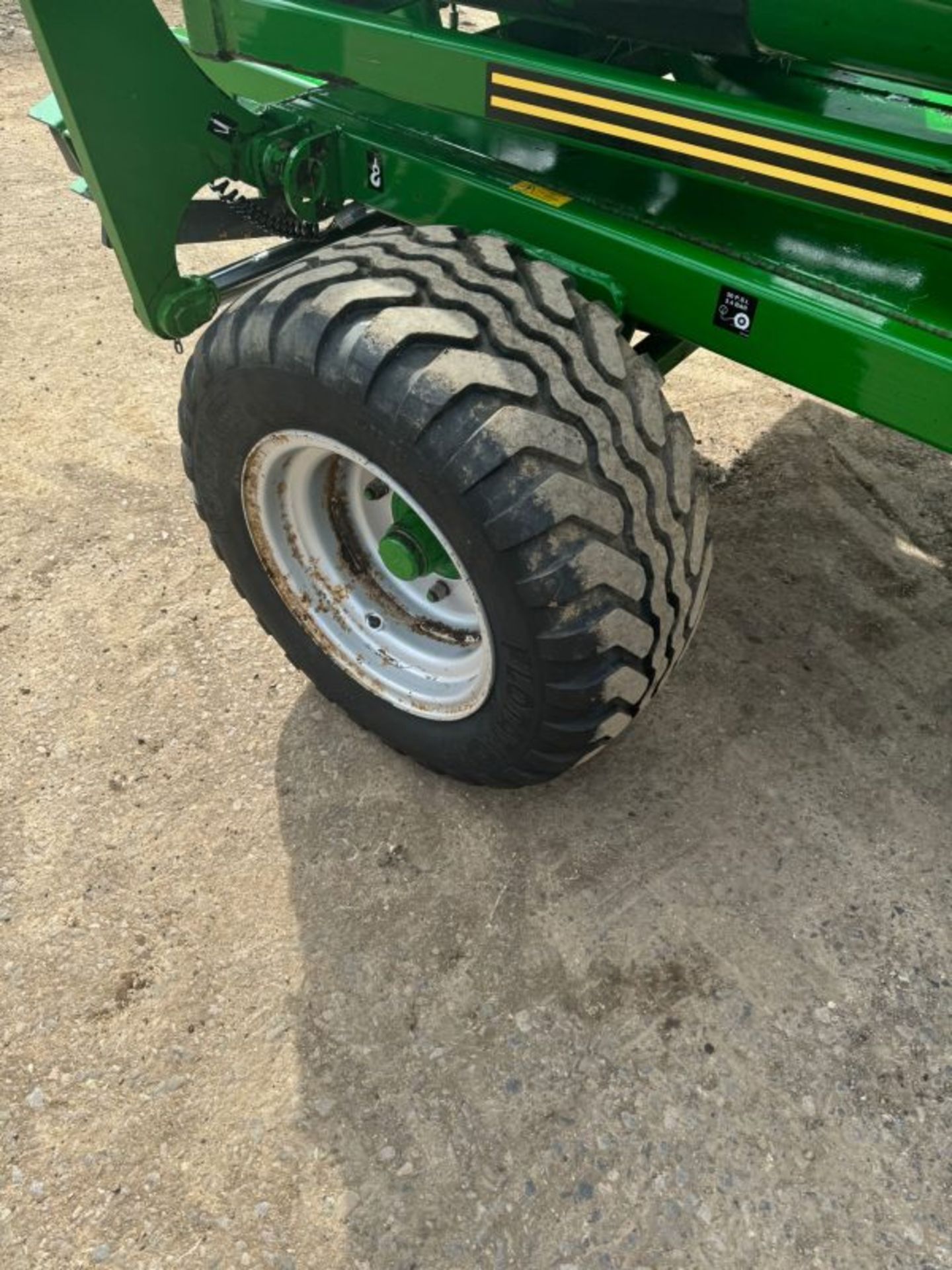 CUTTING-EDGE ELECTRIC JOYSTICK FOR AGRICULTURAL EFFICIENCY - Image 8 of 10