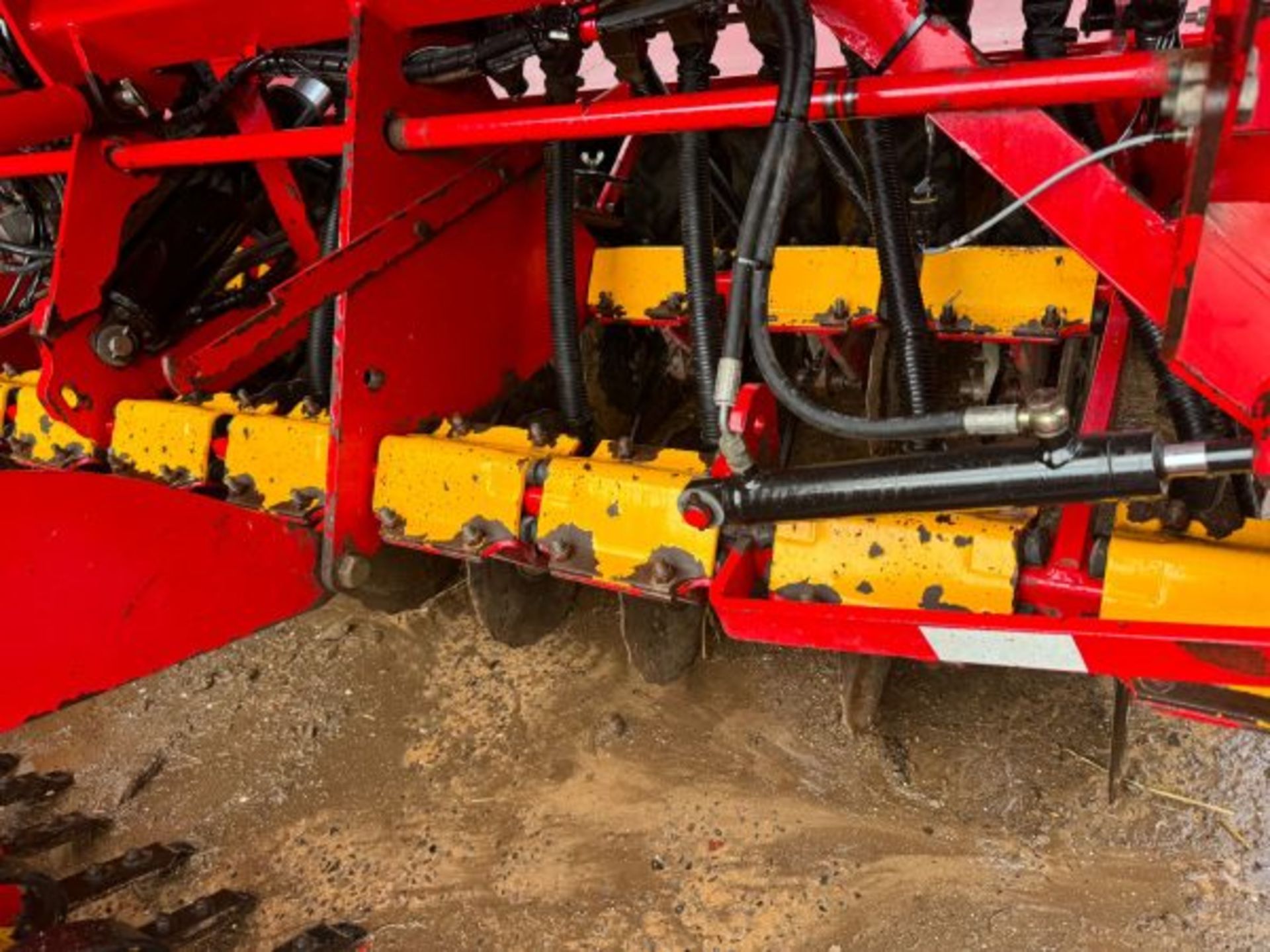 VADERSTAD RAPID 300, 3M TRAILED DRILL - ACCELERATE YOUR SEEDING OPERATIONS - Image 5 of 7