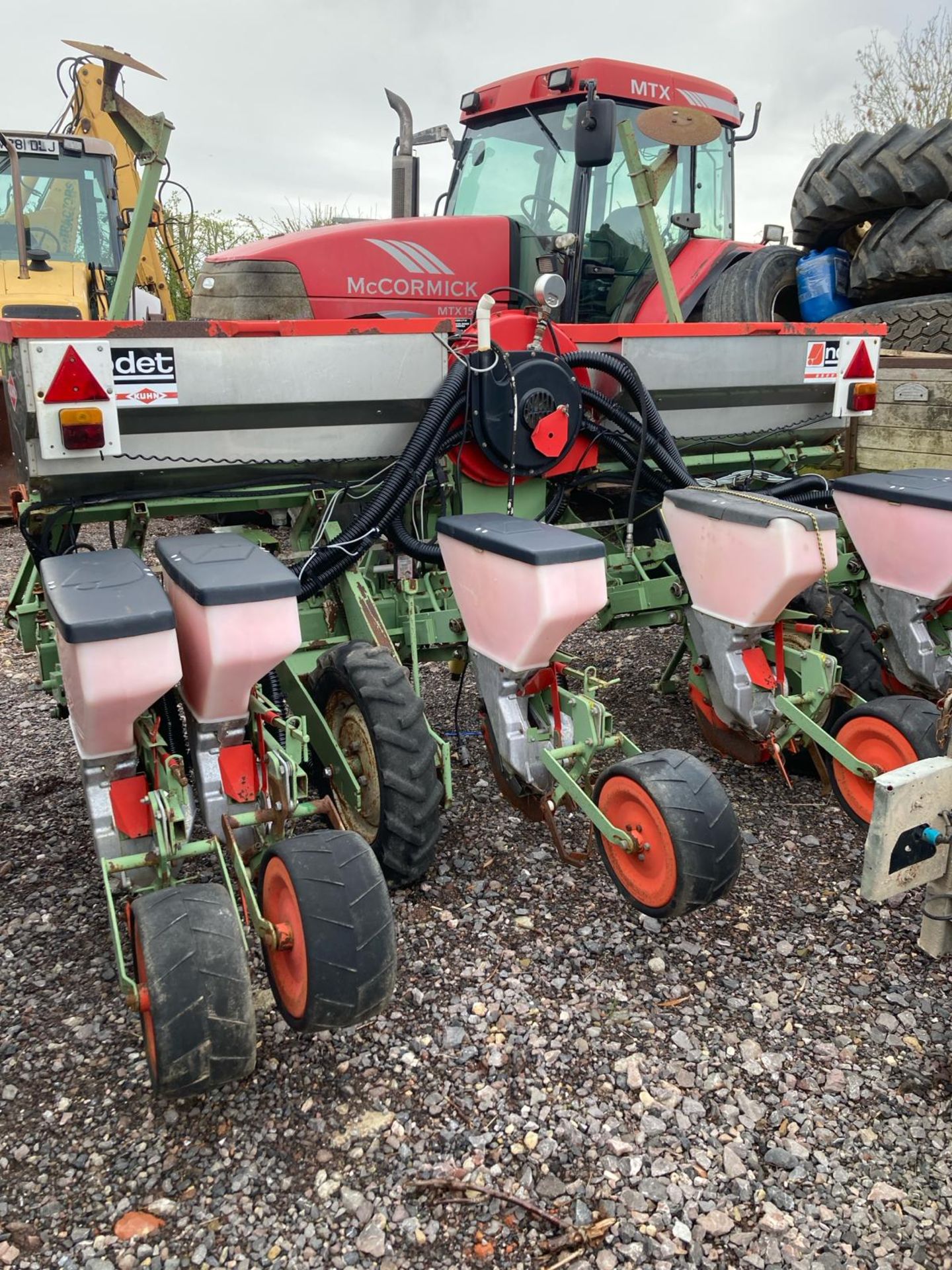 NODET 6 ROW MAIZE DRILL WITH HOPPER CONTROL - Image 3 of 9