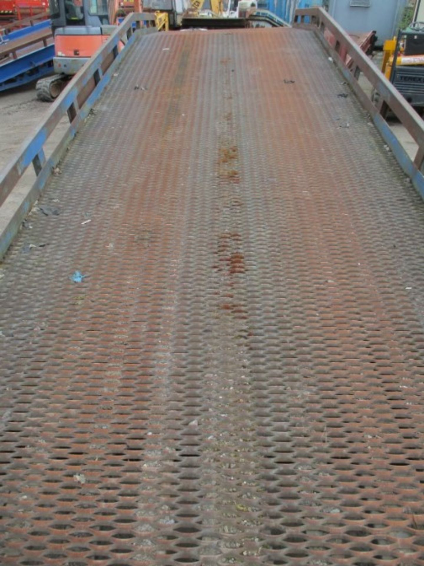 LANTERN CONTAINER LOADING RAMP - YOUR SOLUTION FOR EFFICIENT CARGO HANDLING - Image 3 of 10