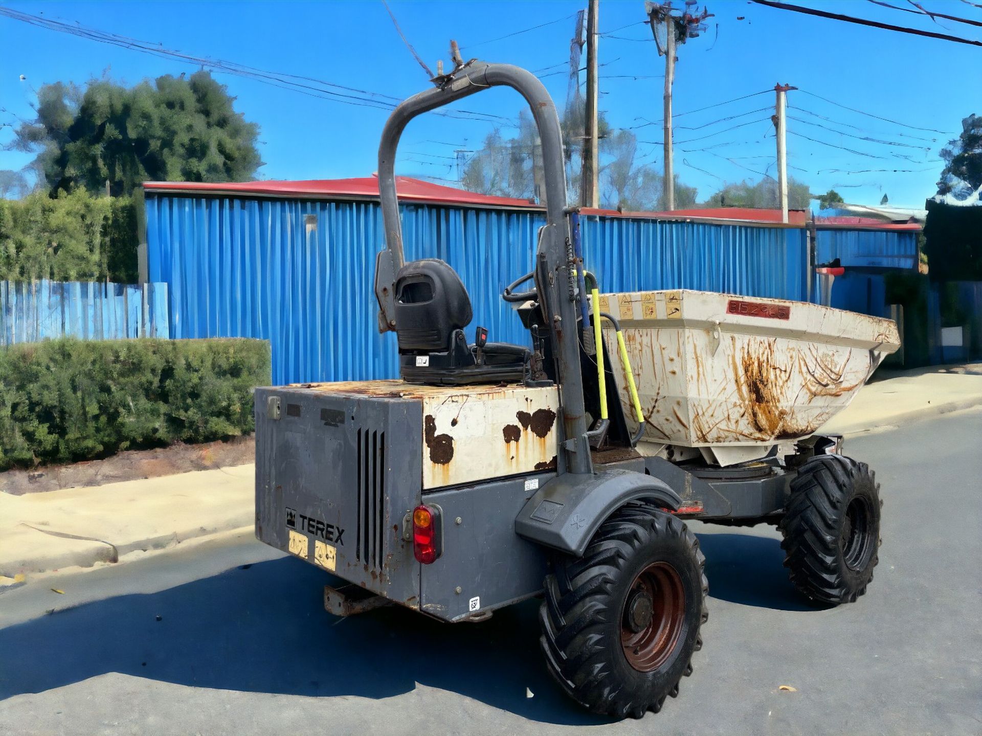 "EFFICIENT MATERIAL HANDLING: 2014 TEREX TA3S 3 TON SWIVEL DUMPER - Image 8 of 13