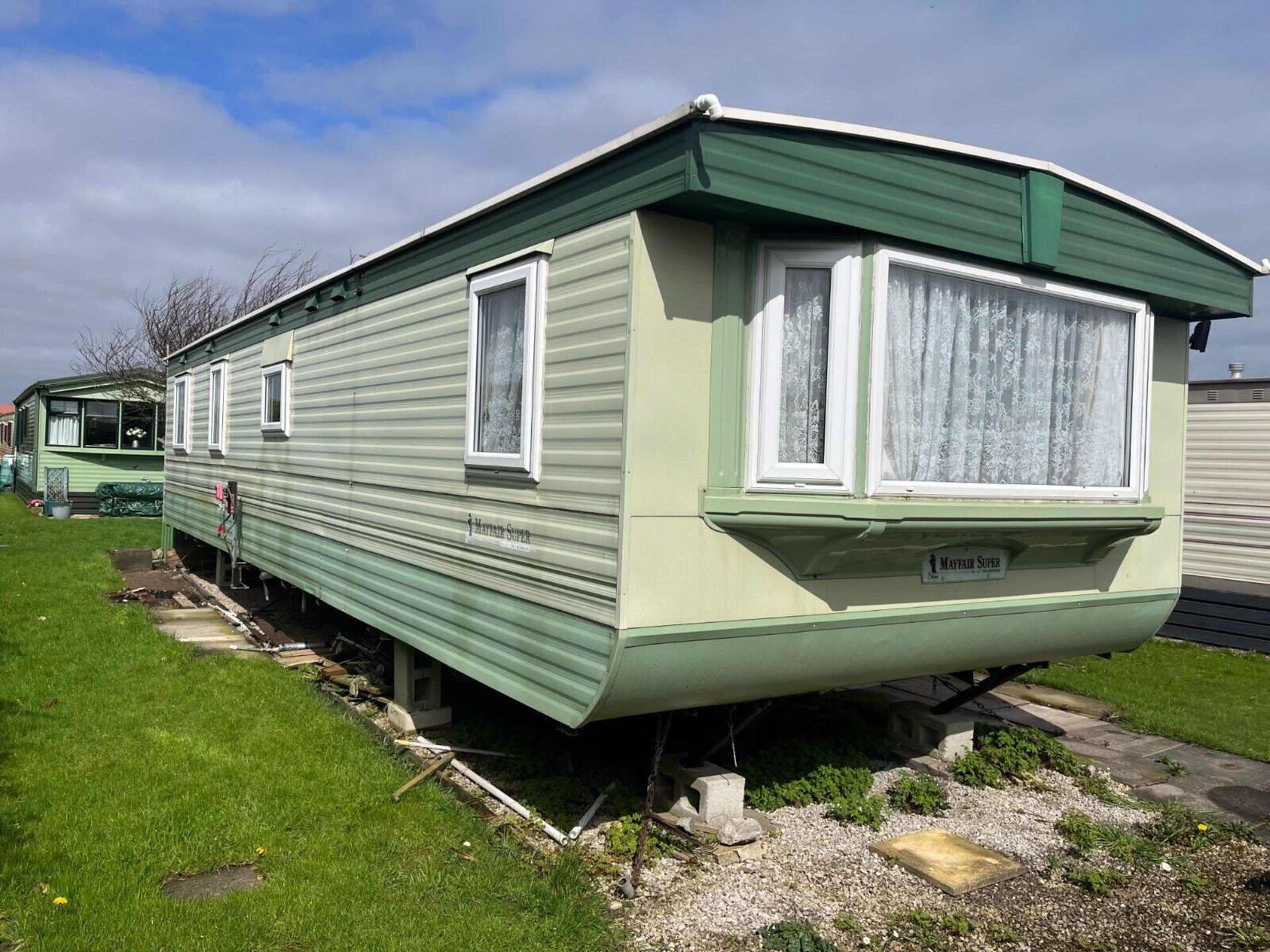 ATLAS MAYFAIR SUPER STATIC CARAVAN