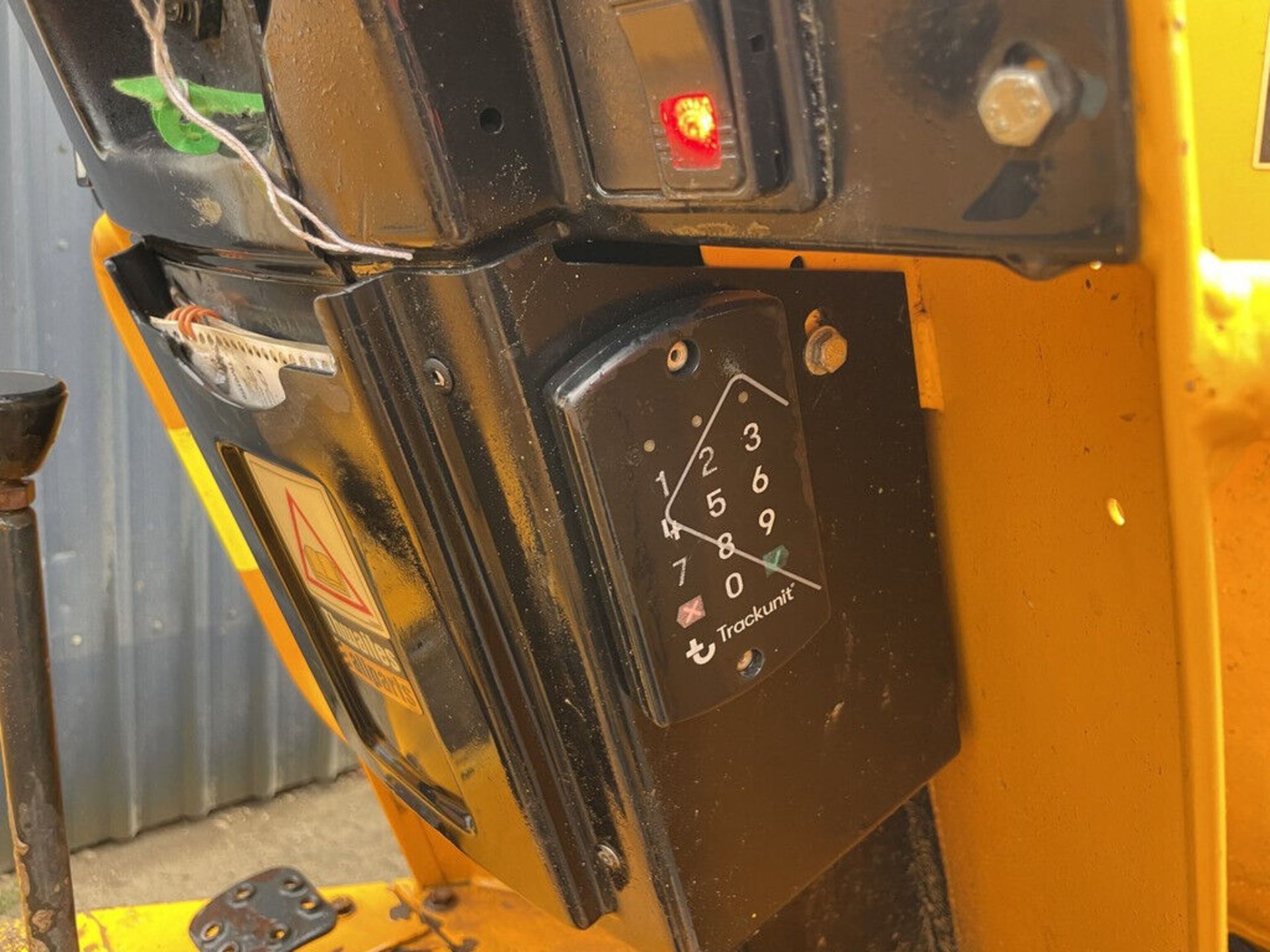 THWAITES 6 TONNE SWIVEL DUMPER - 2018 - Image 7 of 11