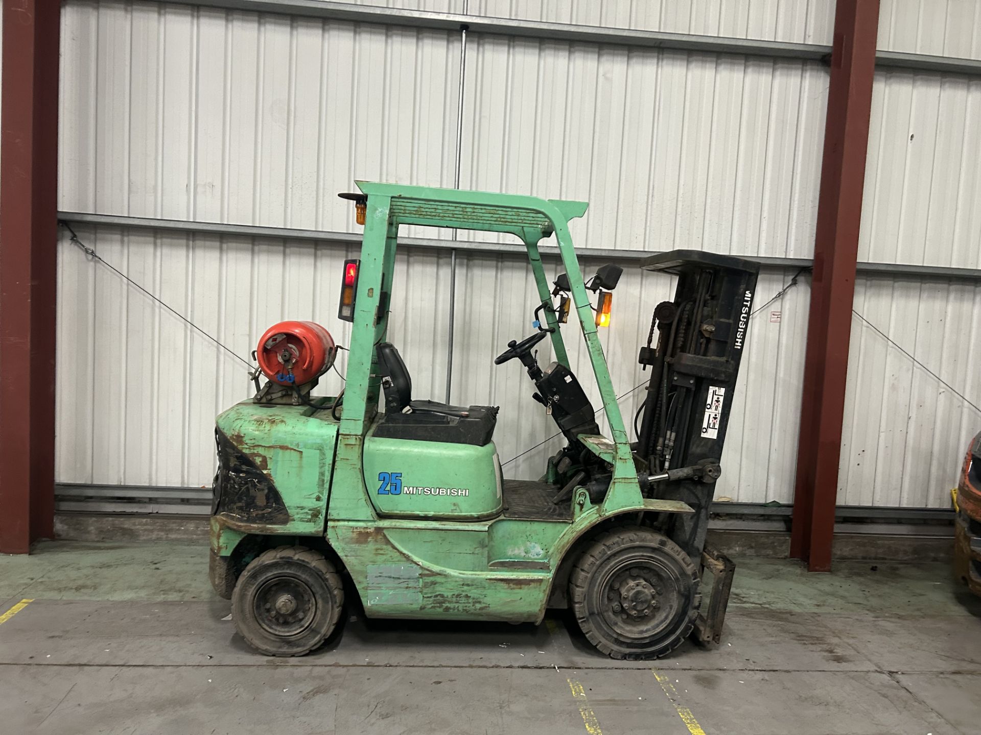 LPG FORKLIFTS MITSUBISHI FG25K - Image 5 of 6