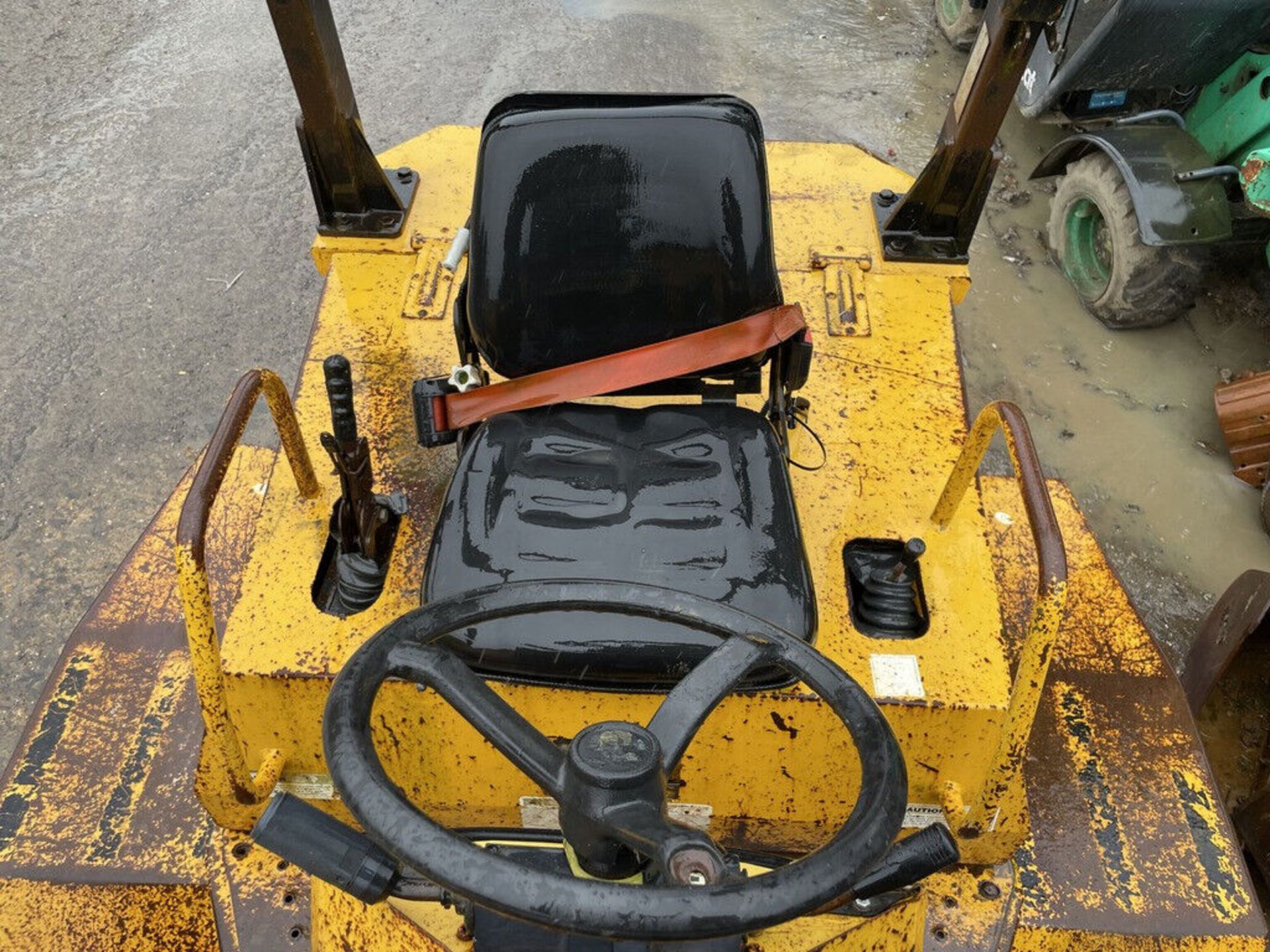 AUCTION LISTING: THWAITES 9 TONNE DUMPER- YEAR : 2005 - Image 4 of 11