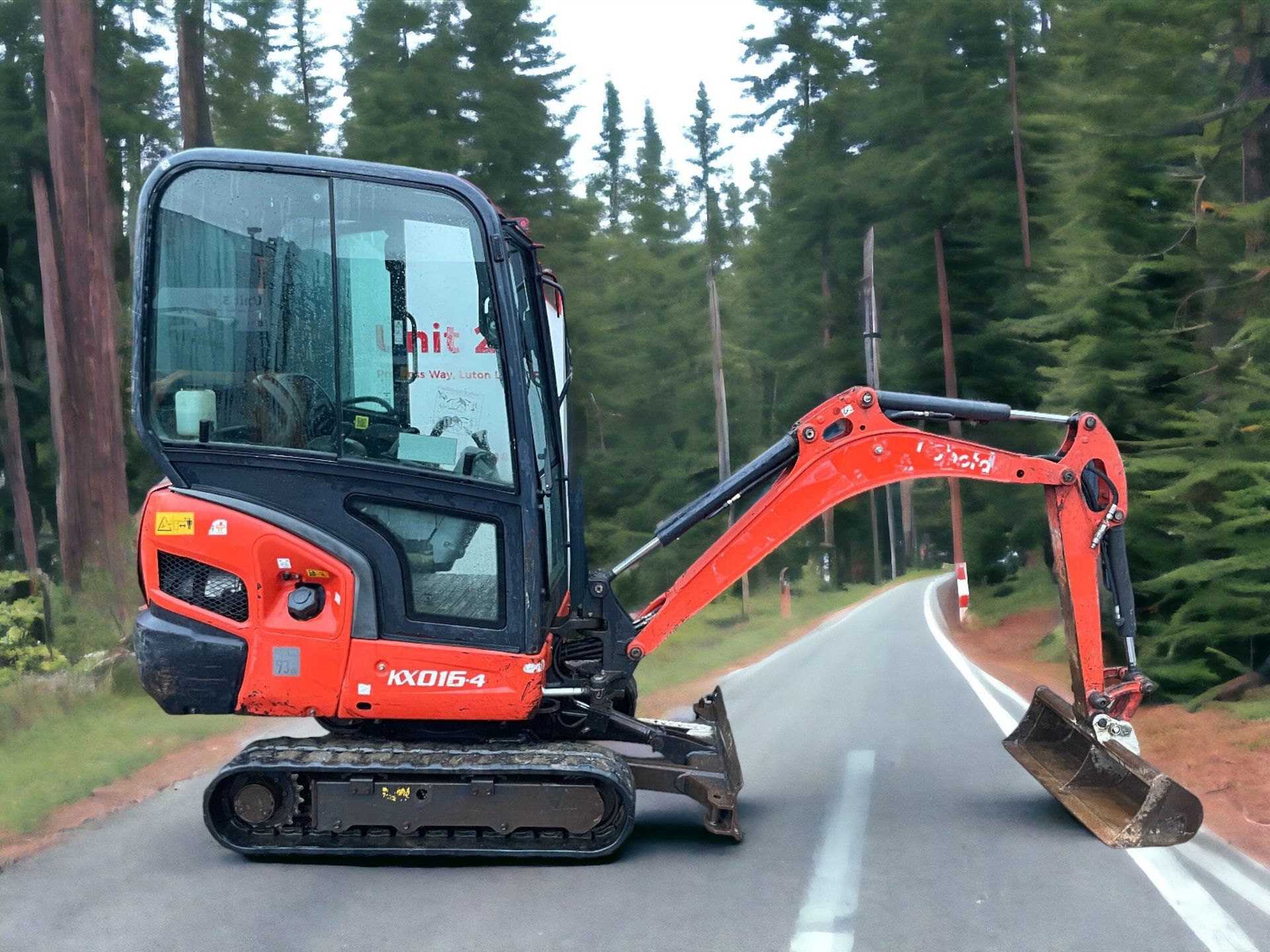 2015 KUBOTA KX016-4 MINI EXCAVATOR - LOW HOURS, HIGH PERFORMANCE