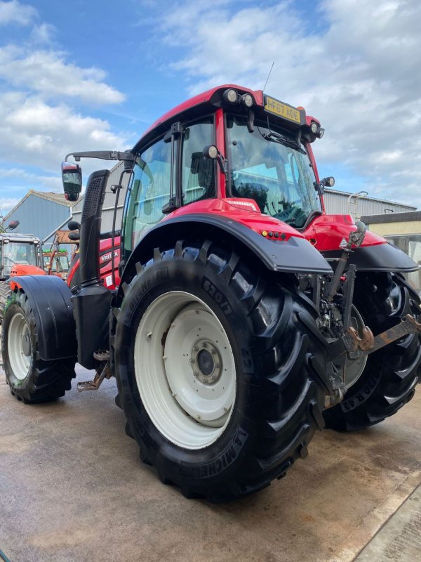 POWERFUL AND RELIABLE 2017 HITECH TRACTOR WITH FRONT LINKAGE! - Image 6 of 21