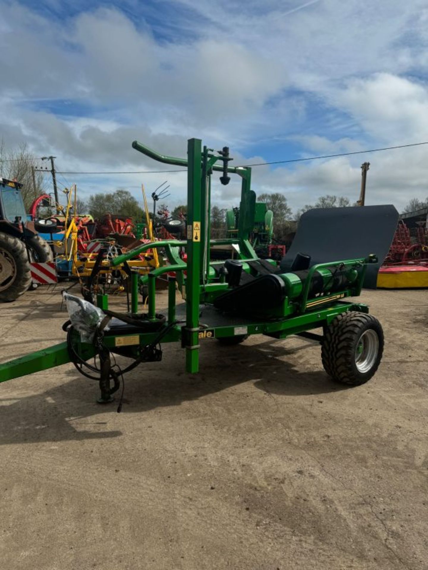 CUTTING-EDGE ELECTRIC JOYSTICK FOR AGRICULTURAL EFFICIENCY - Image 2 of 10