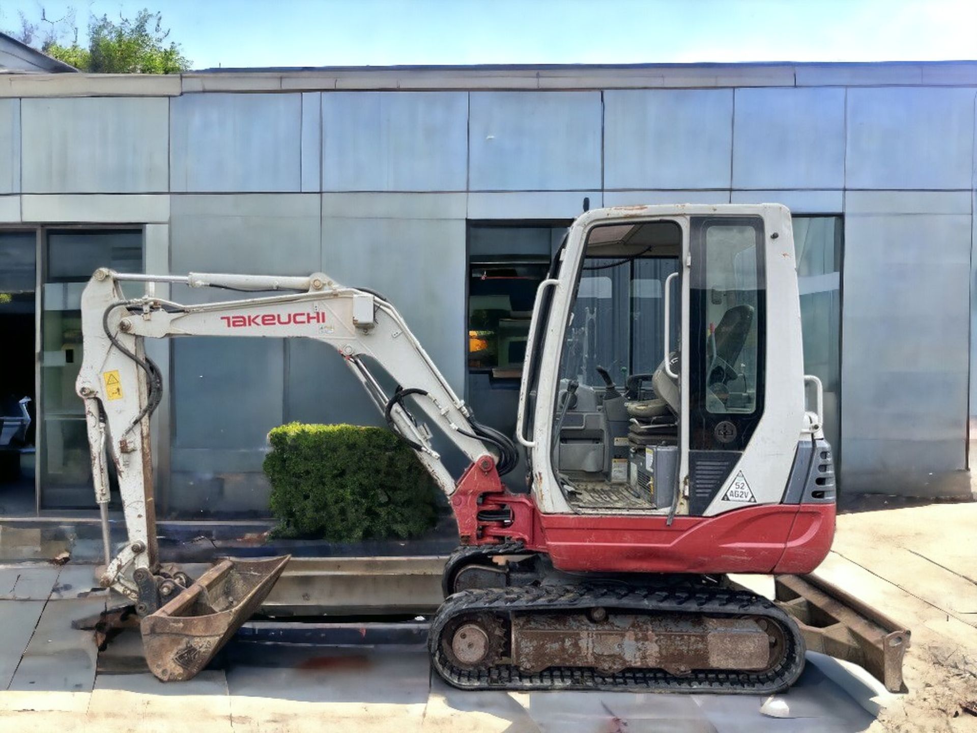 TAKEUCHI TB228 MINI EXCAVATOR - 2012" - Image 2 of 11