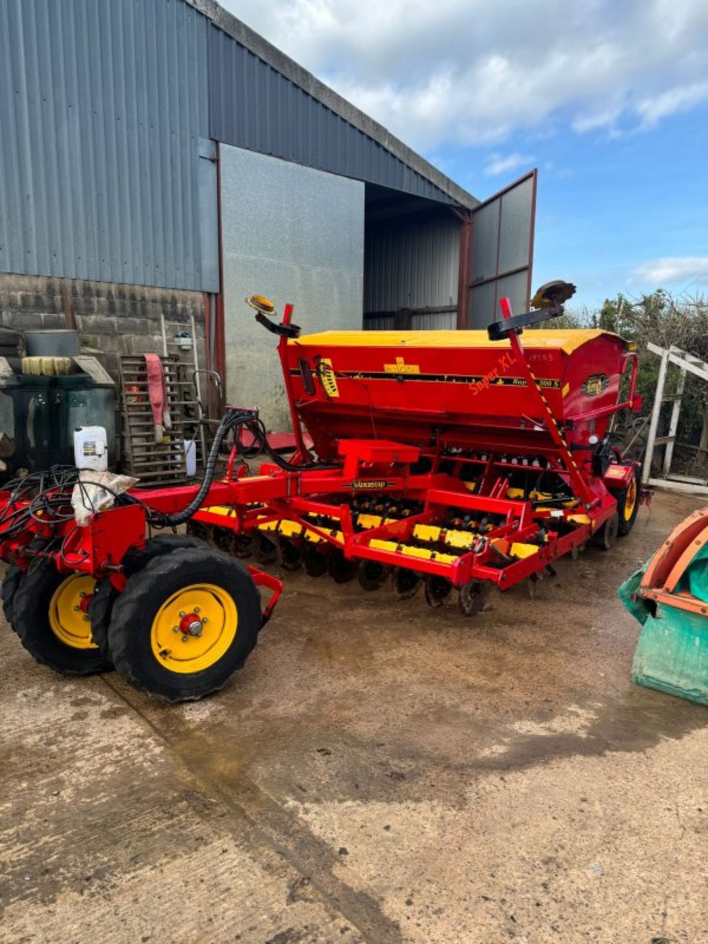 VADERSTAD RAPID 300, 3M TRAILED DRILL - ACCELERATE YOUR SEEDING OPERATIONS