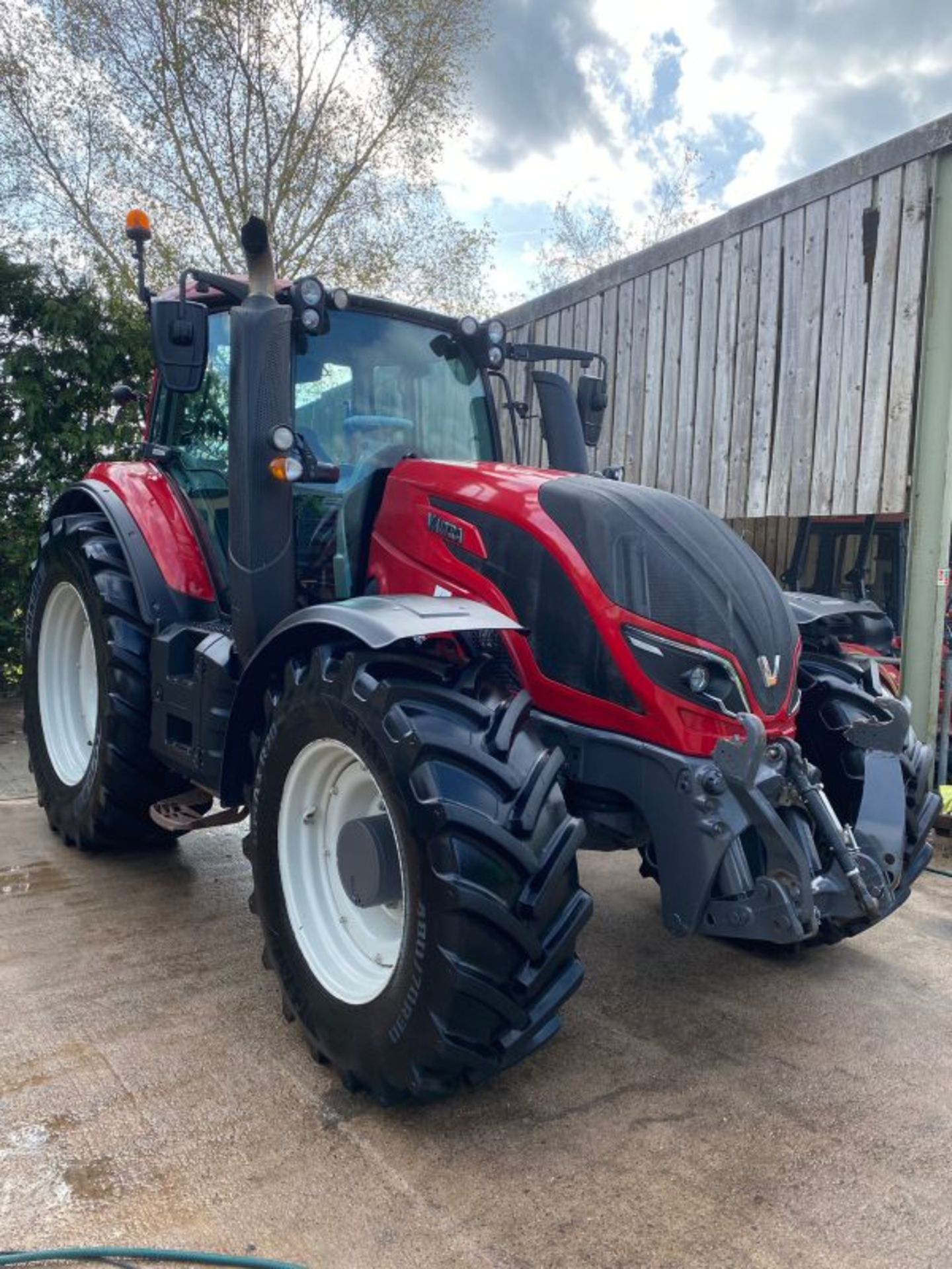 POWERFUL AND RELIABLE 2017 HITECH TRACTOR WITH FRONT LINKAGE! - Image 10 of 21