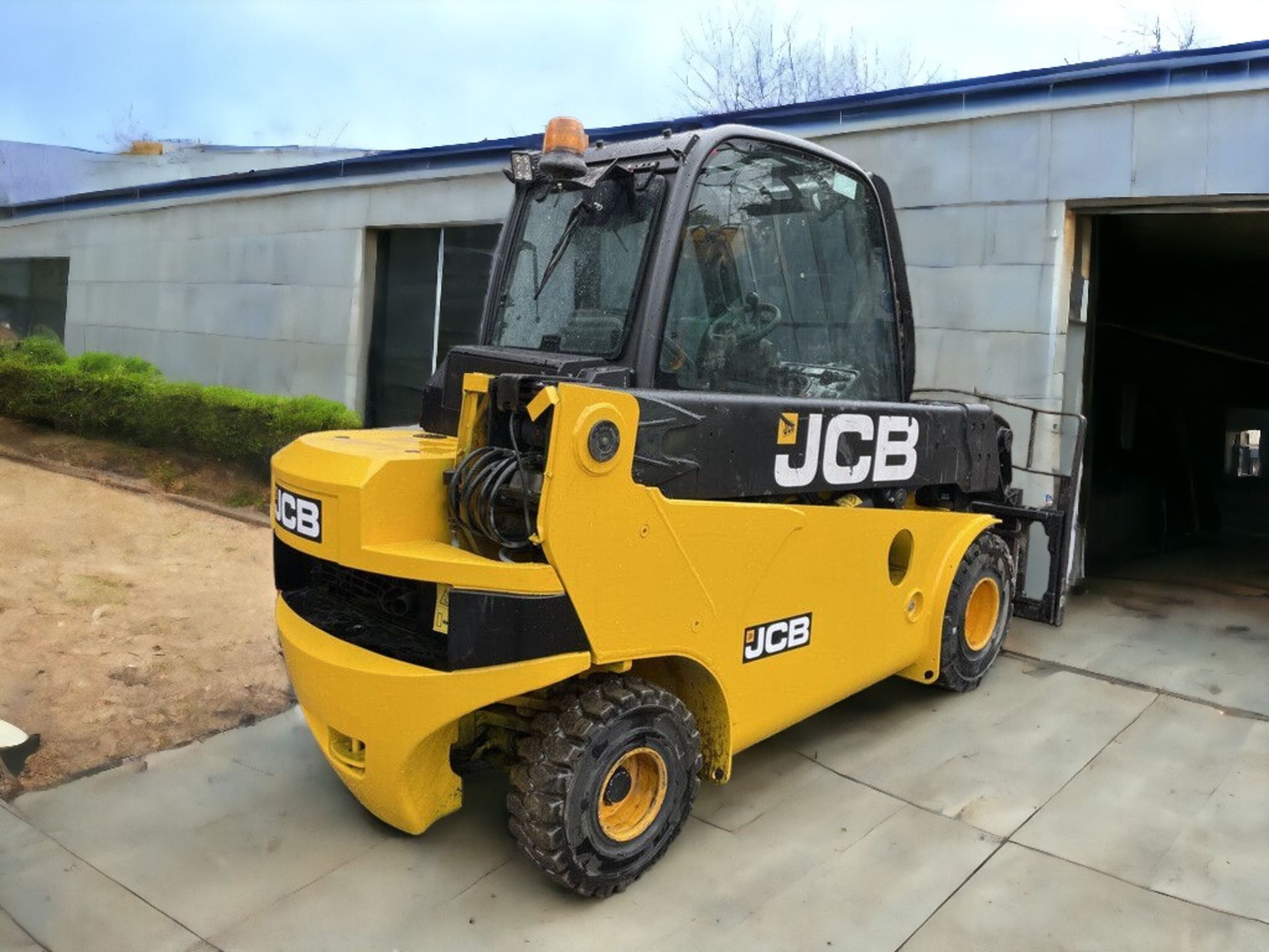 JCB TELETRUK TLT35D TELEHANDLER - 2019 - Image 2 of 8