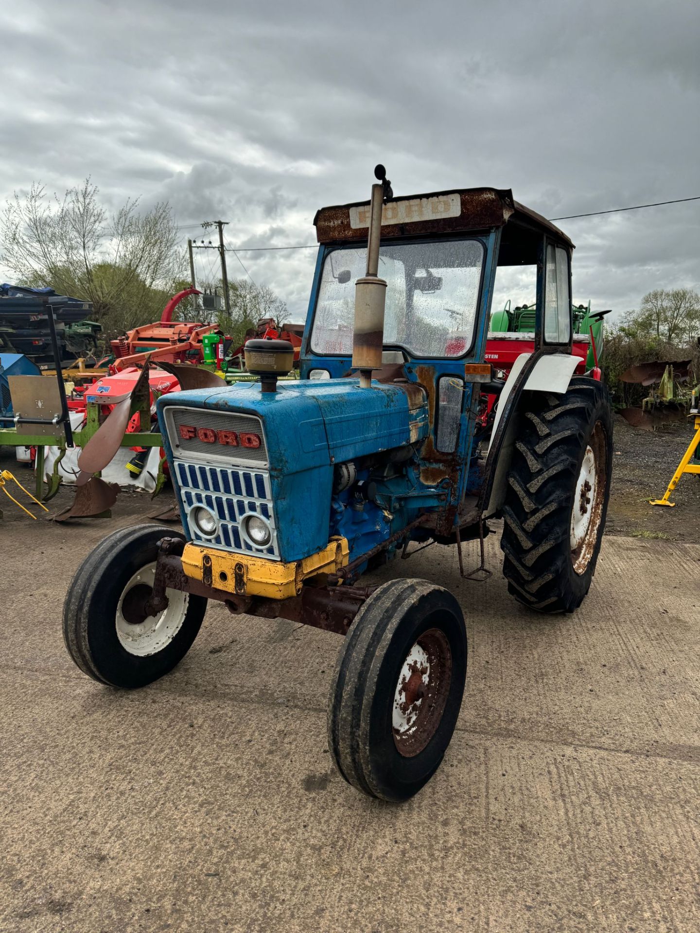RELIABLE WORKHORSE: FORD 4000 TRACTOR