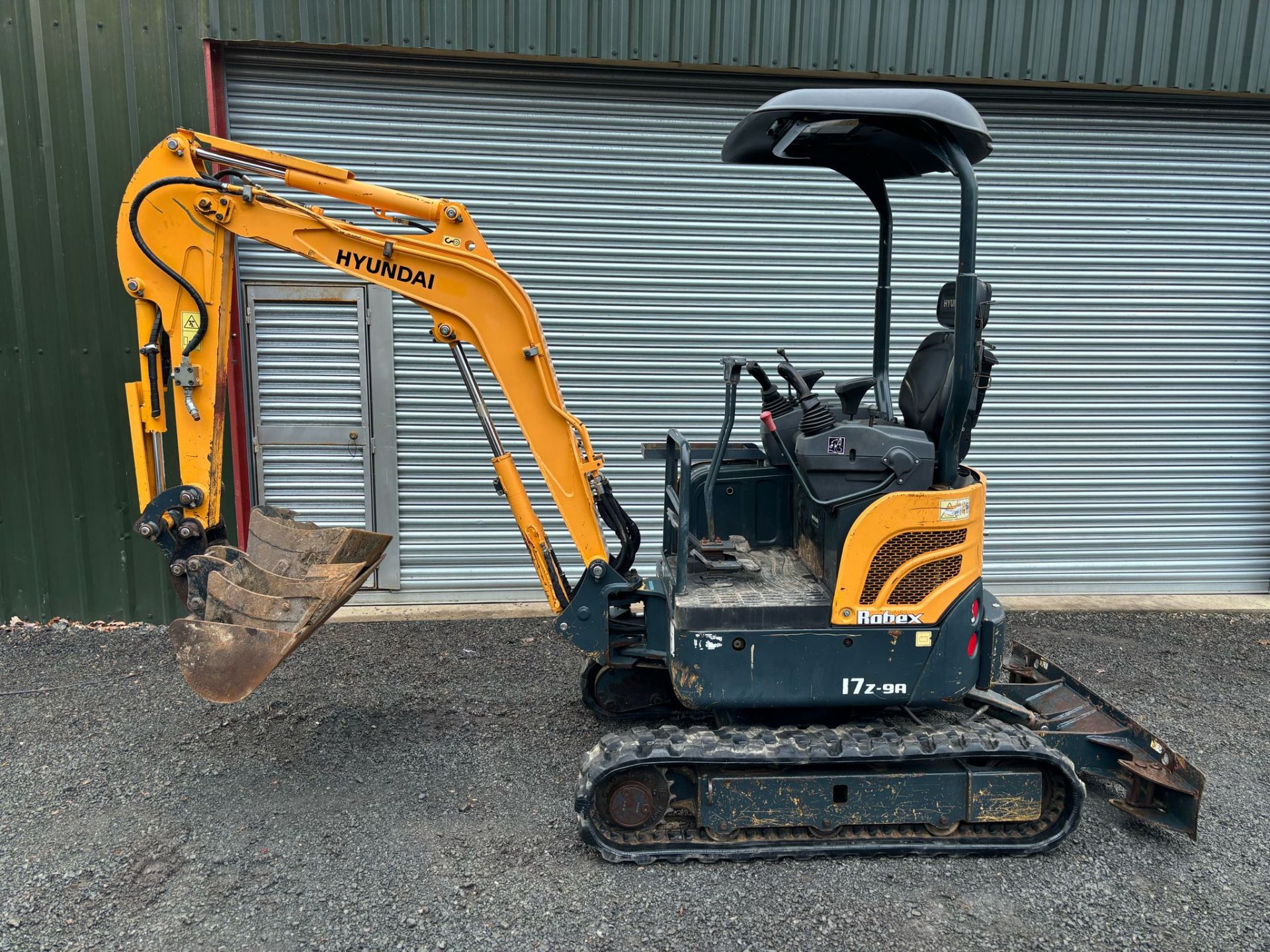 HYUNDAI ROBED 17Z-9R MINI DIGGER EXCAVATOR 2016 - Image 8 of 12