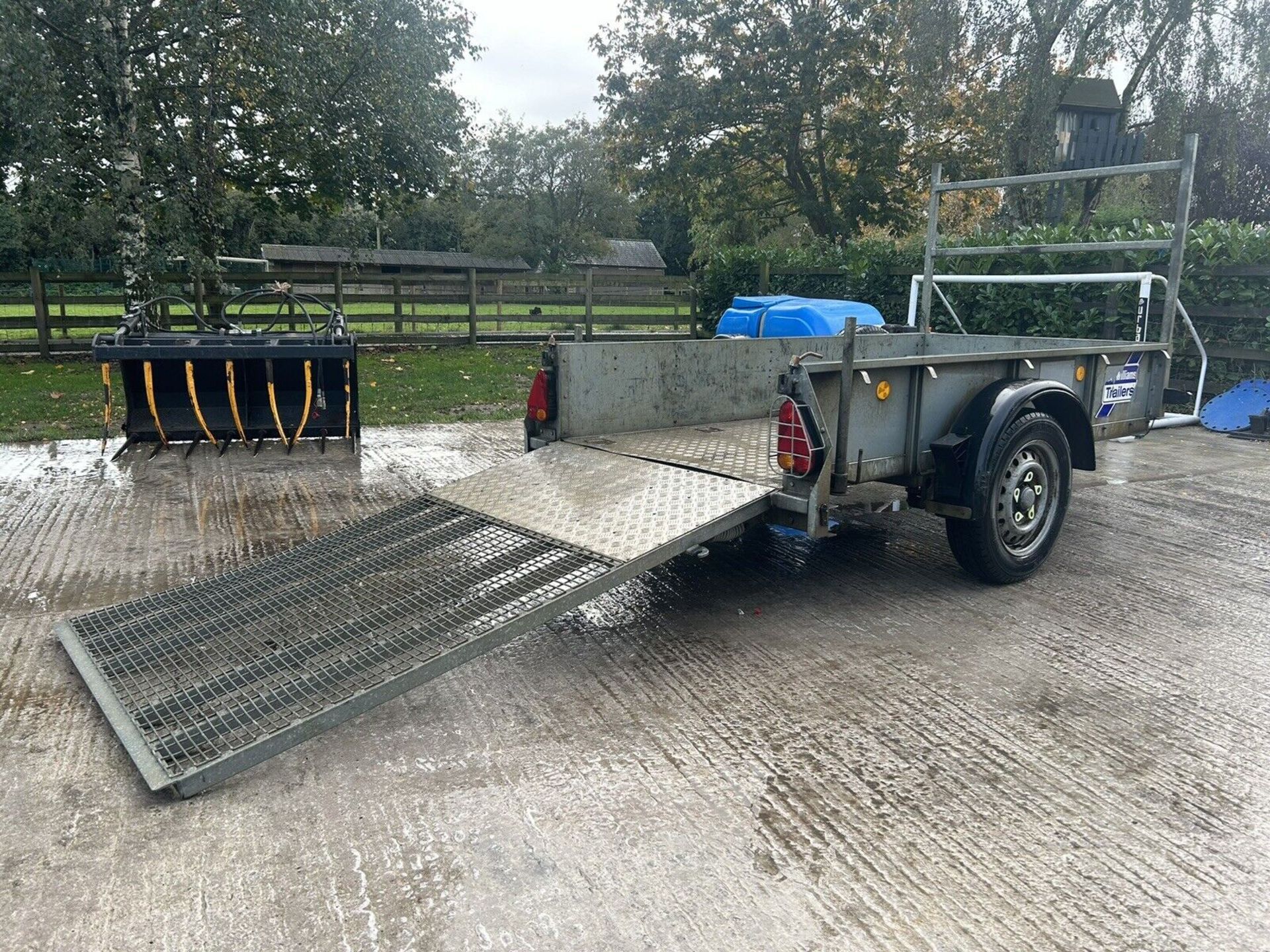 IFOR WILLIAMS GD84 SINGLE AXLE BRAKED TRAILER WITH HIGH DROP DOWN RAMP - Image 3 of 5