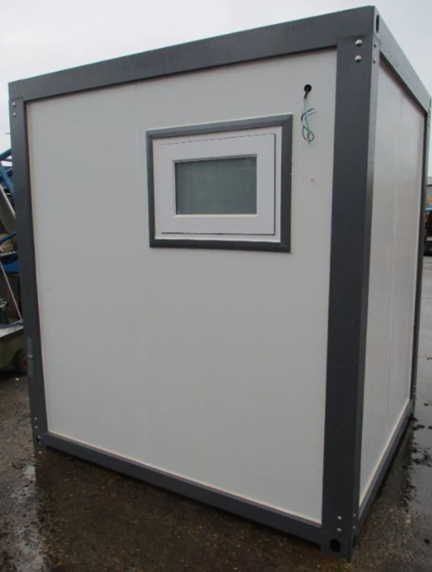SHIPPING CONTAINER SHOWER/TOILET BLOCK - COMPACT AND CONVENIENT - Image 8 of 9