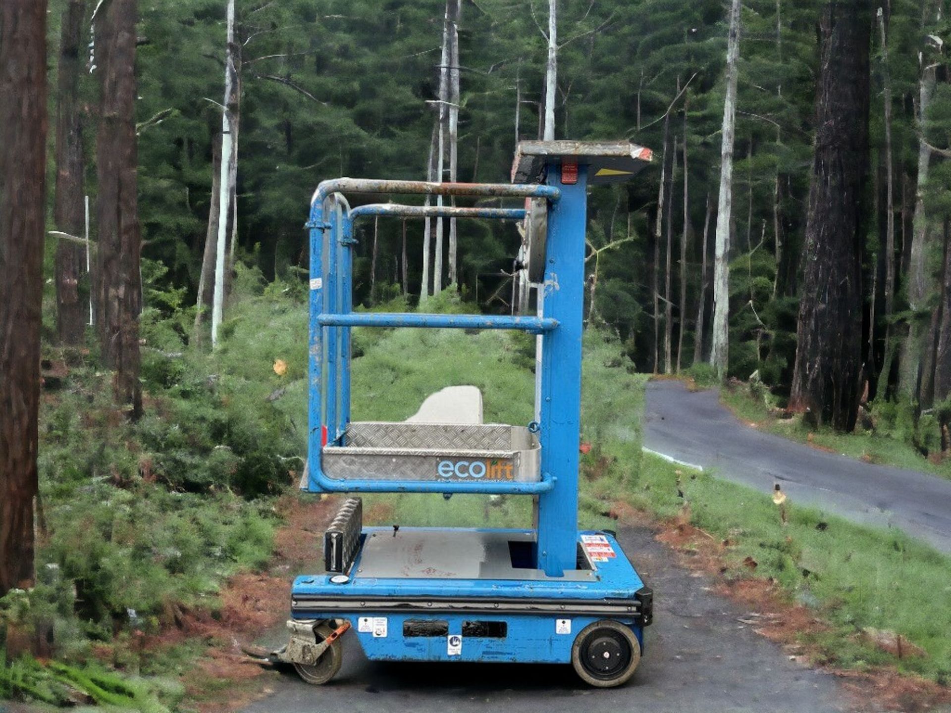 ENHANCE EFFICIENCY WITH THE 2018 POWER TOWER ECOLIFT PUSH AROUND LIFT
