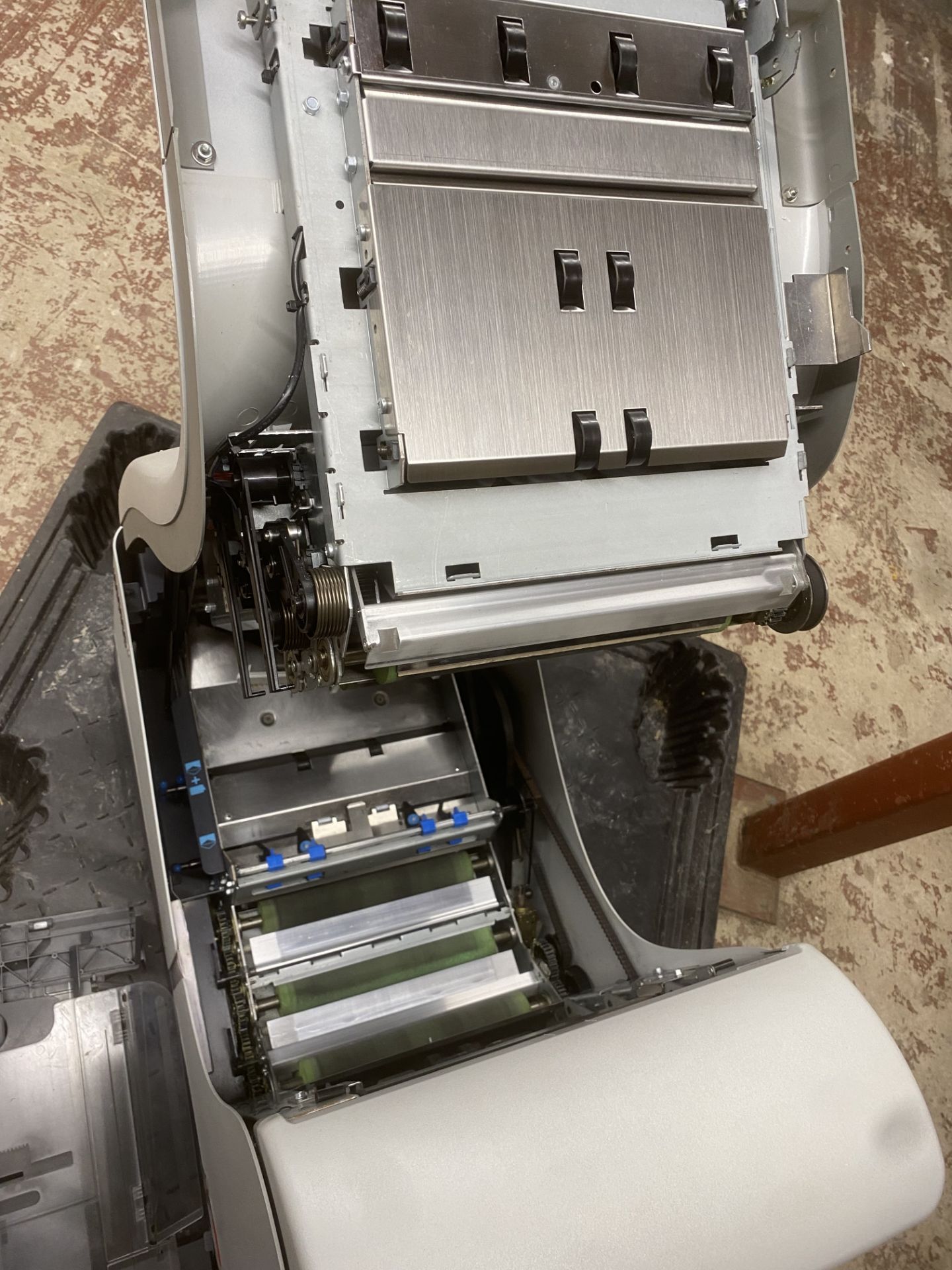 NEOPOST DS-62 LETTER FOLDING MAILING MACHINE - Image 4 of 9